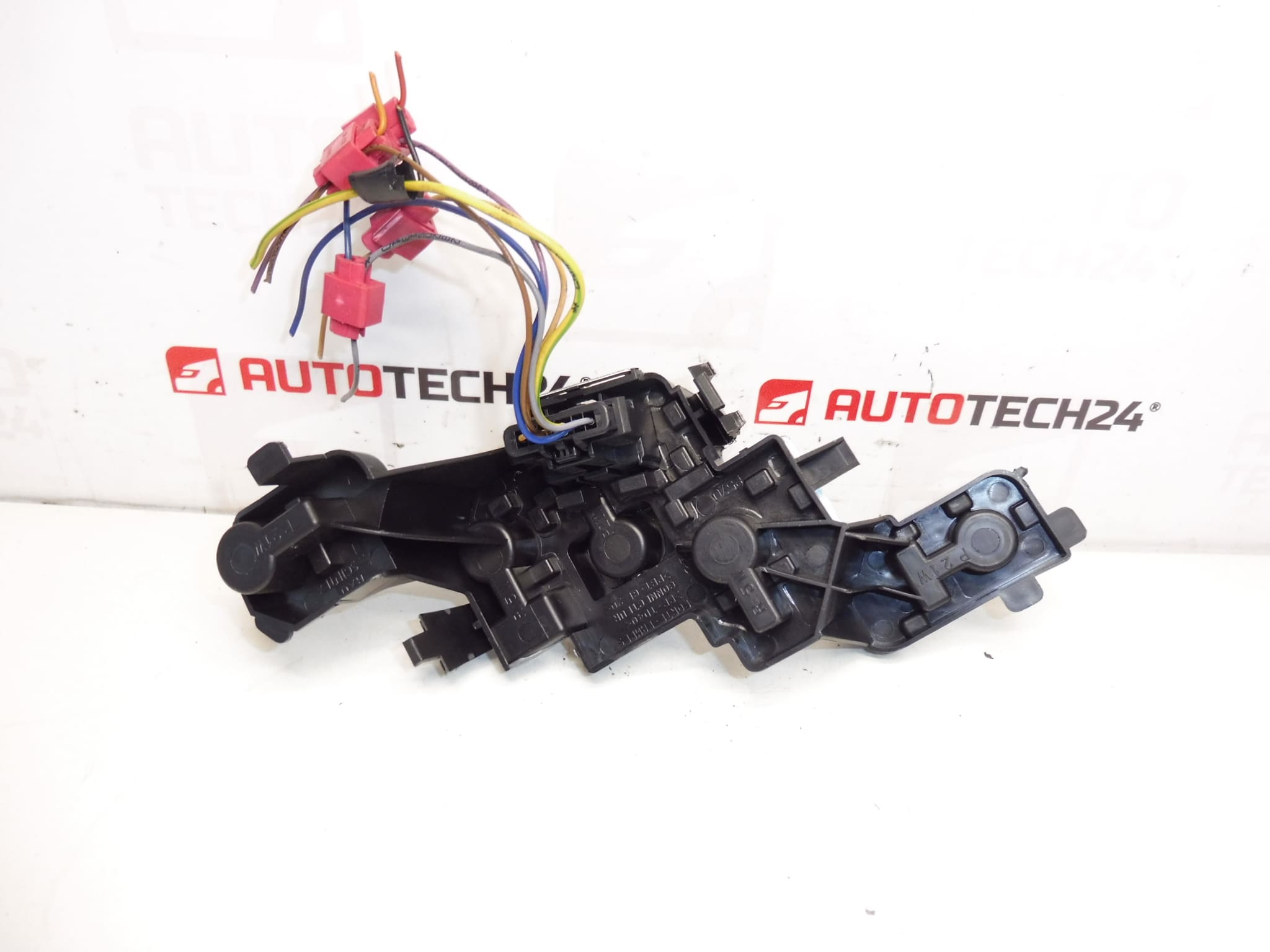 Lijeva stražnja svjetiljka Peugeot 307 II 6350X0 - Slika 2