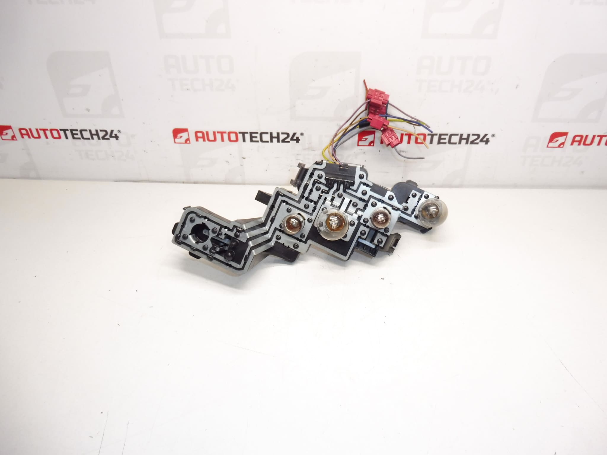 Lijeva stražnja svjetiljka peugeot 307 ii 6350x0