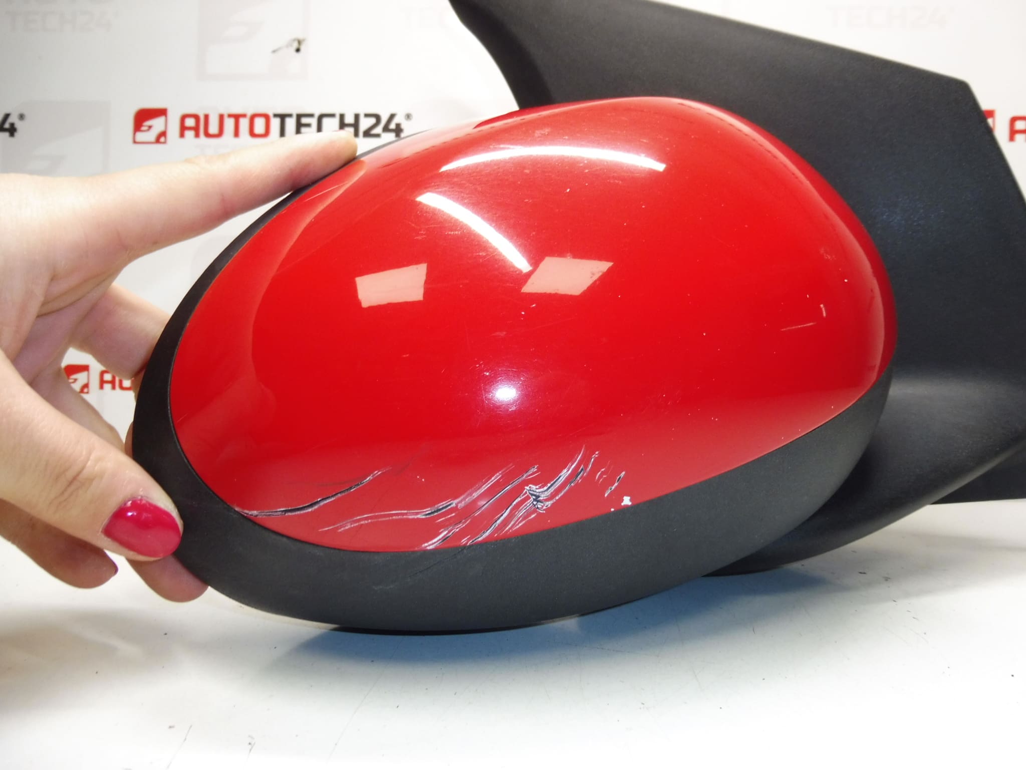 Desno crveno bočno ogledalo za Citroën C1 i Peugeot 107 (87910-0H010, 87910-0H011) - Slika 2