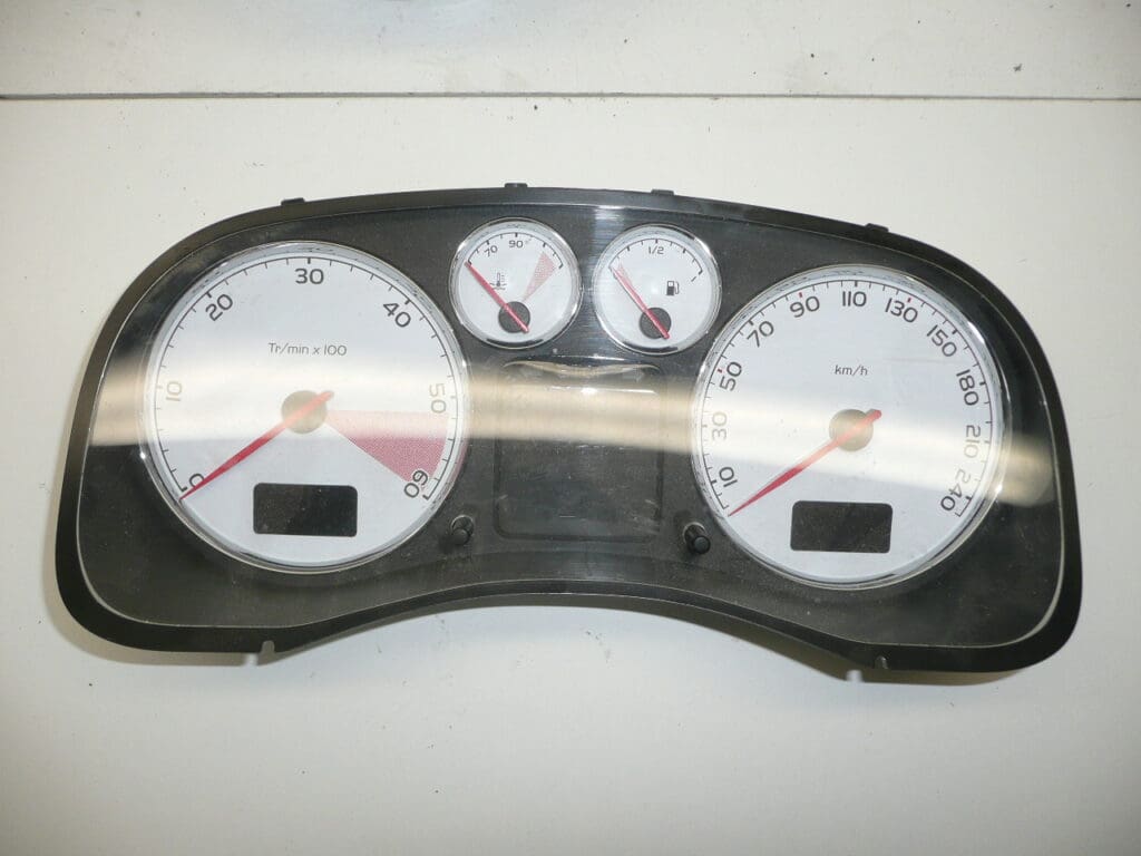 Brzinomjer Peugeot 307 II kilometraža 257000 km 9655925880