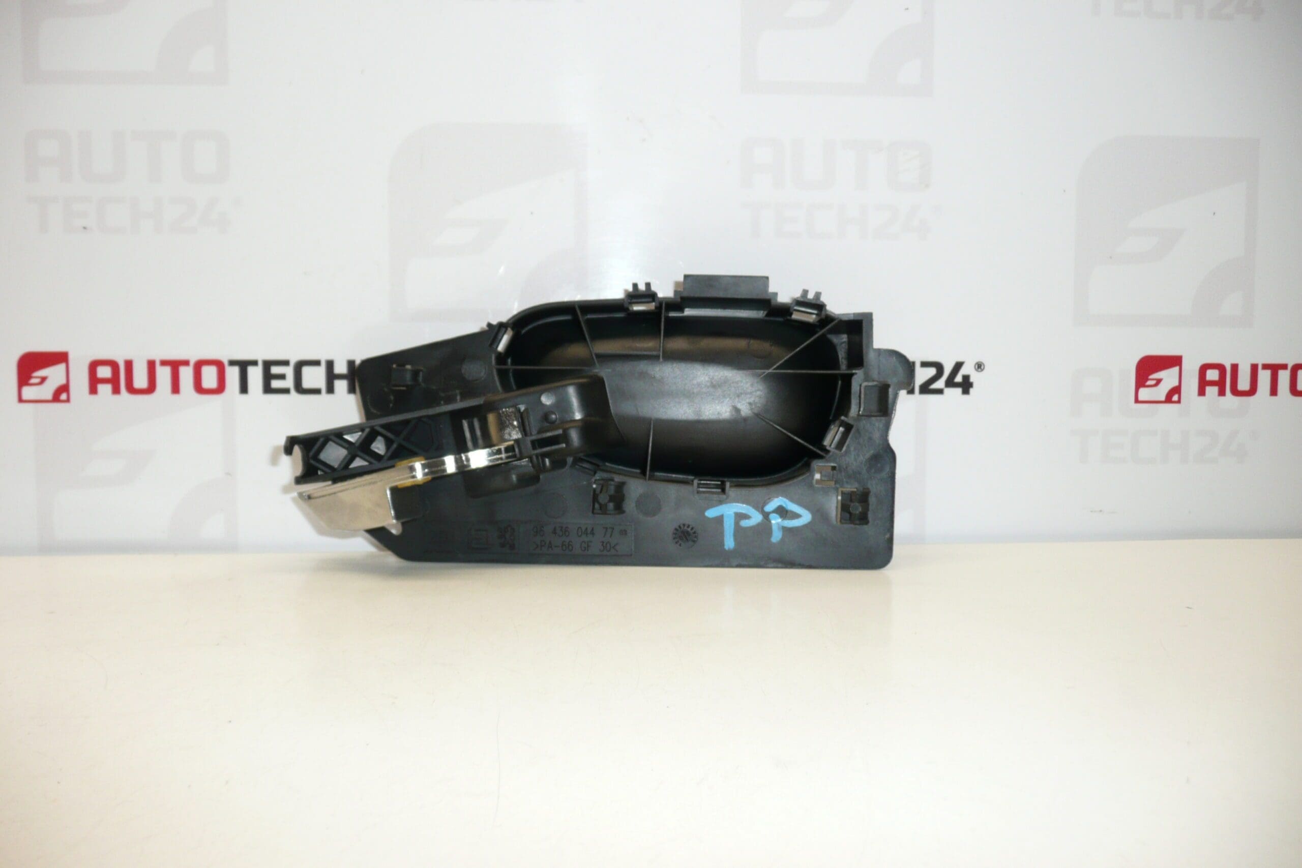 Unutarnja desna kvaka Peugeot 307 9143F5 9143L3