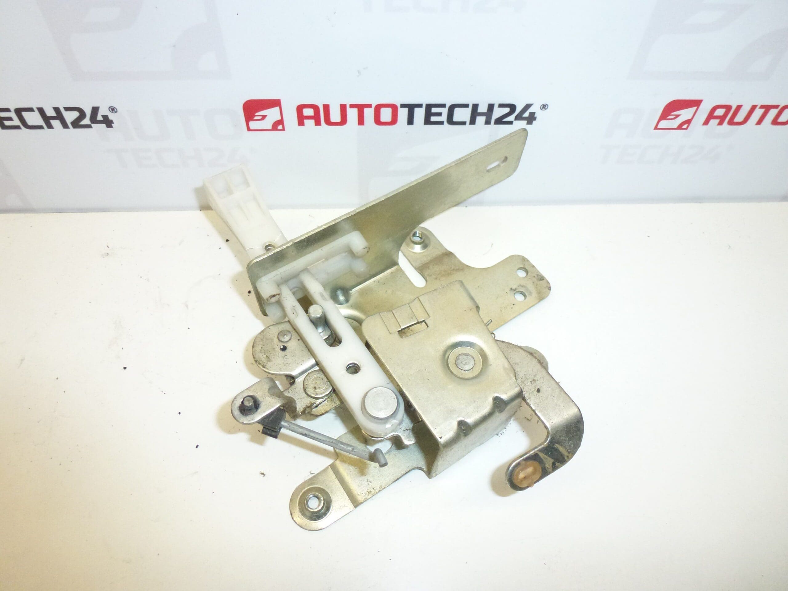 Brava poklopca Citroën Peugeot 871962