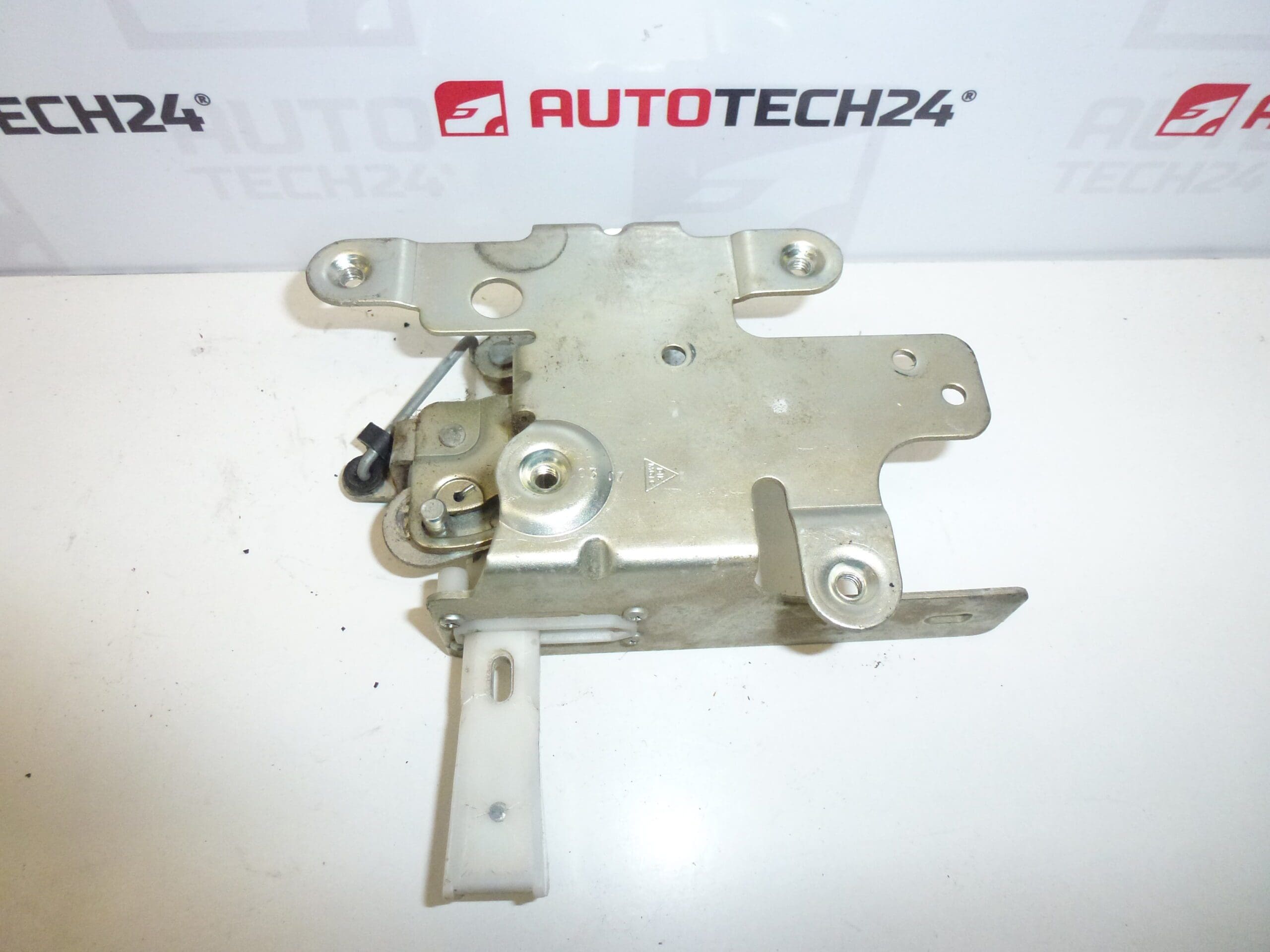 Brava poklopca Citroën Peugeot 871962