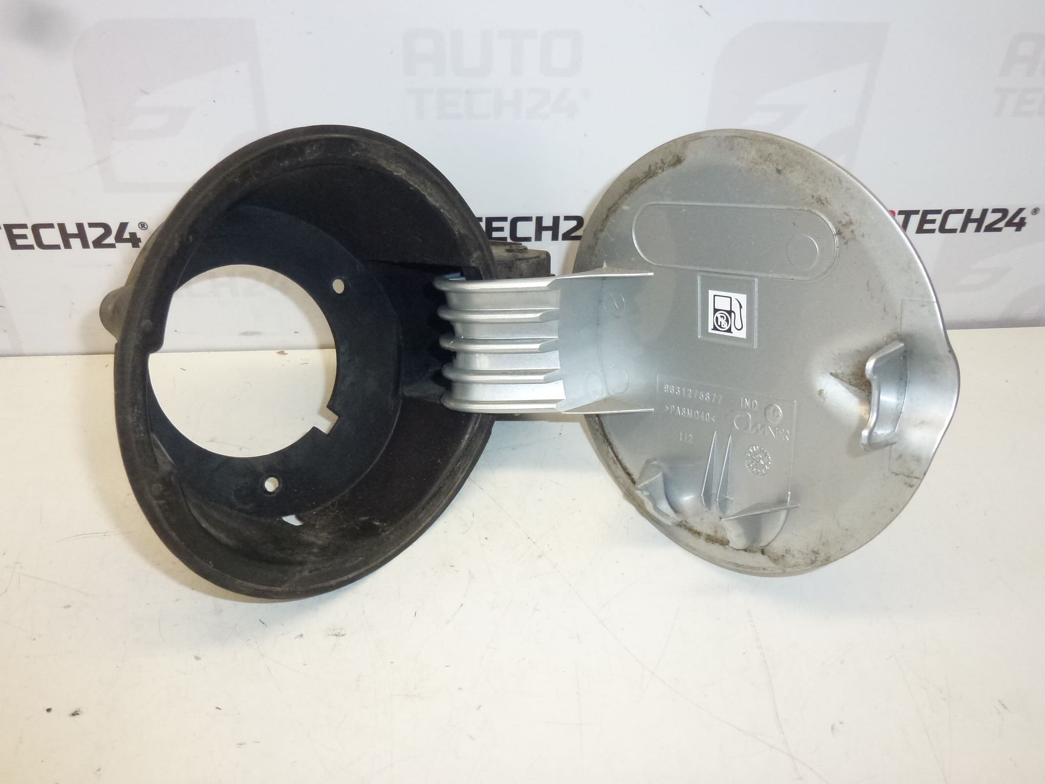 Poklopac rezervoara Citroën Xsara Picasso EZRC 9631275877 151780 - Slika 2
