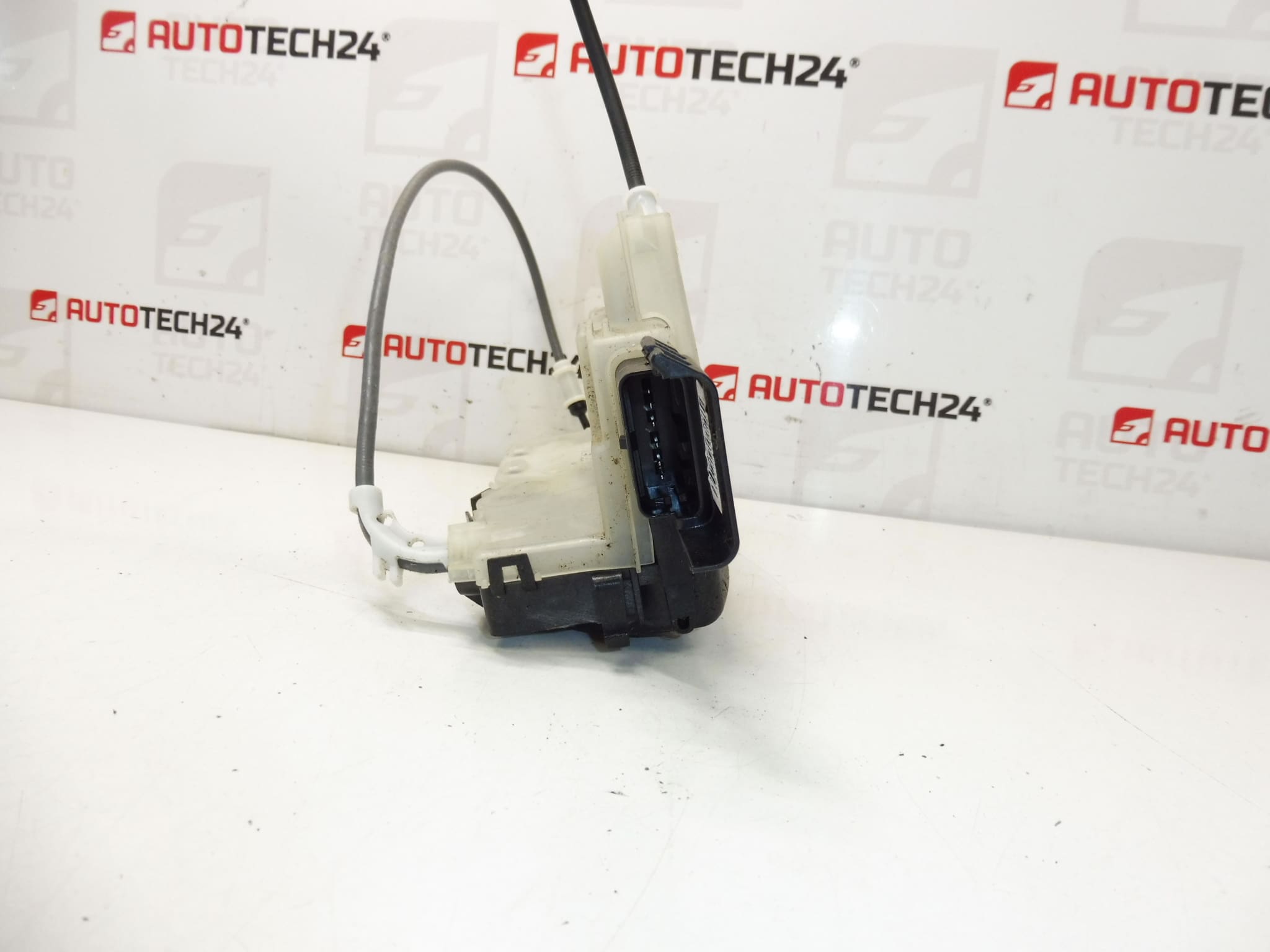 Zaključavanje zadnjih desnih vrata Citroën C3 III 123984 16942941 9812398480 - Slika 2