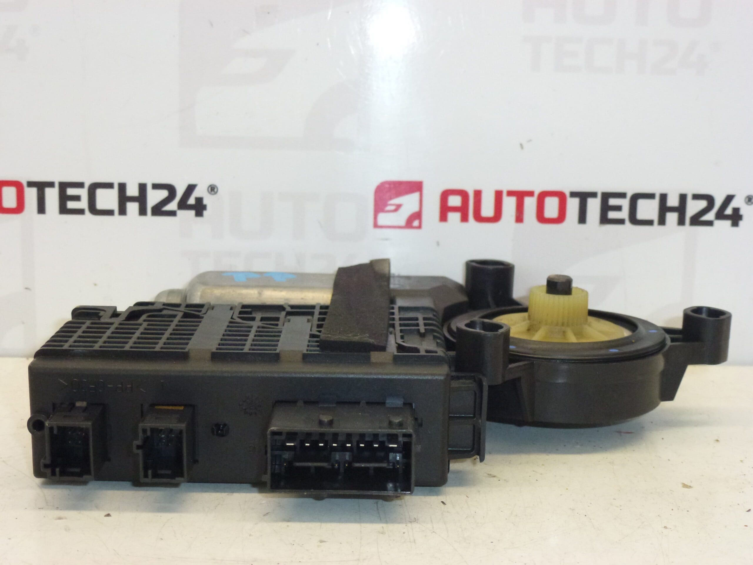 Motor podizača desnog prednjeg prozora za Citroën C4 Picasso 9682495580 - Slika 2