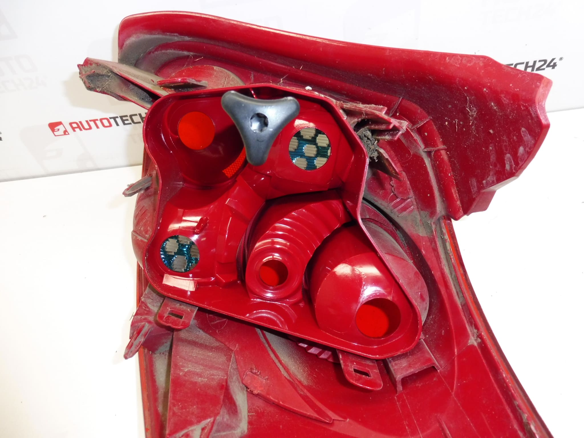 Zadnje lijevo svjetlo Peugeot 207 SW 9680158080 6350CT - Slika 2