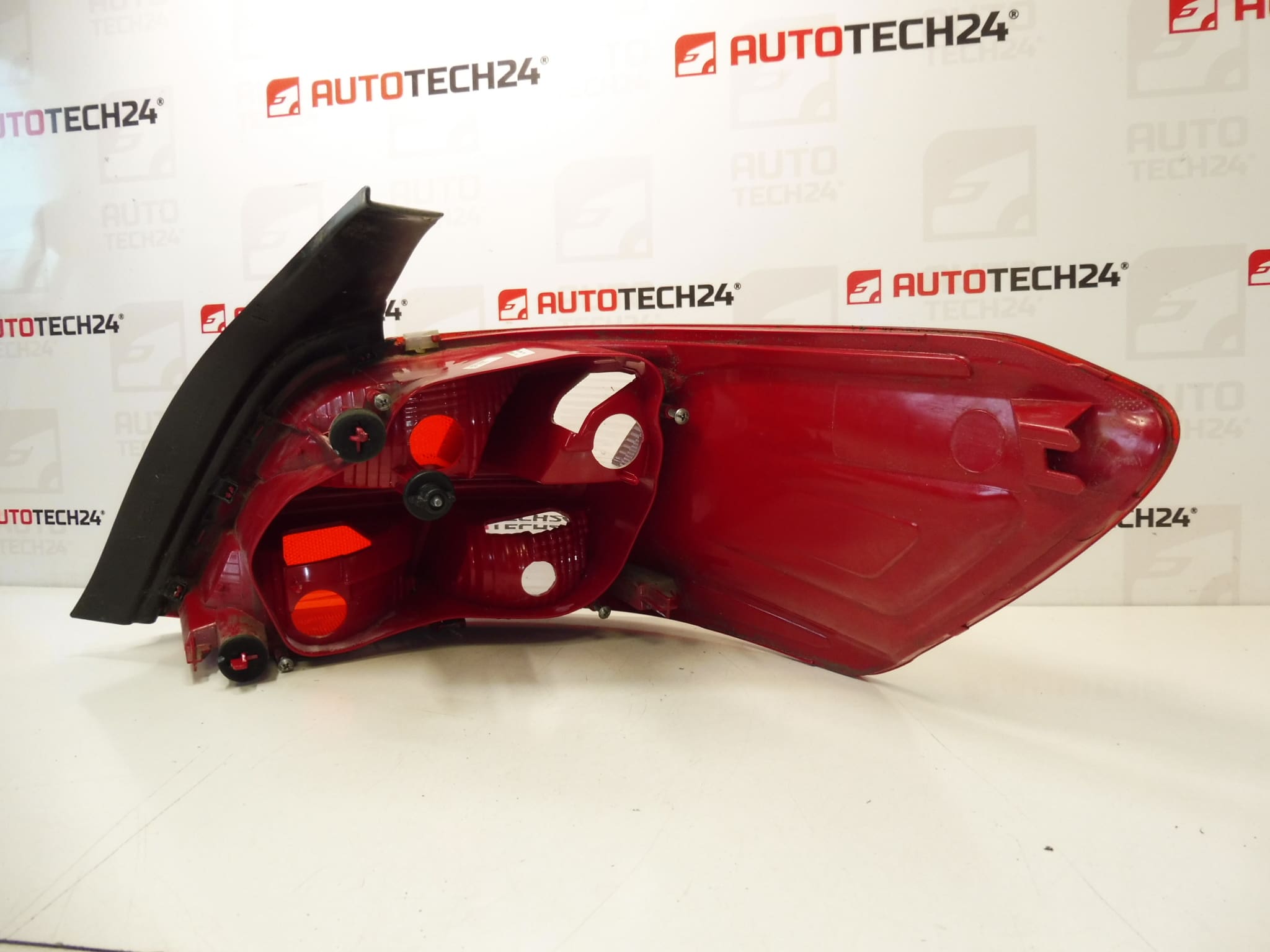 Stražnje lijevo svjetlo Peugeot 301 9674807780 - Slika 2