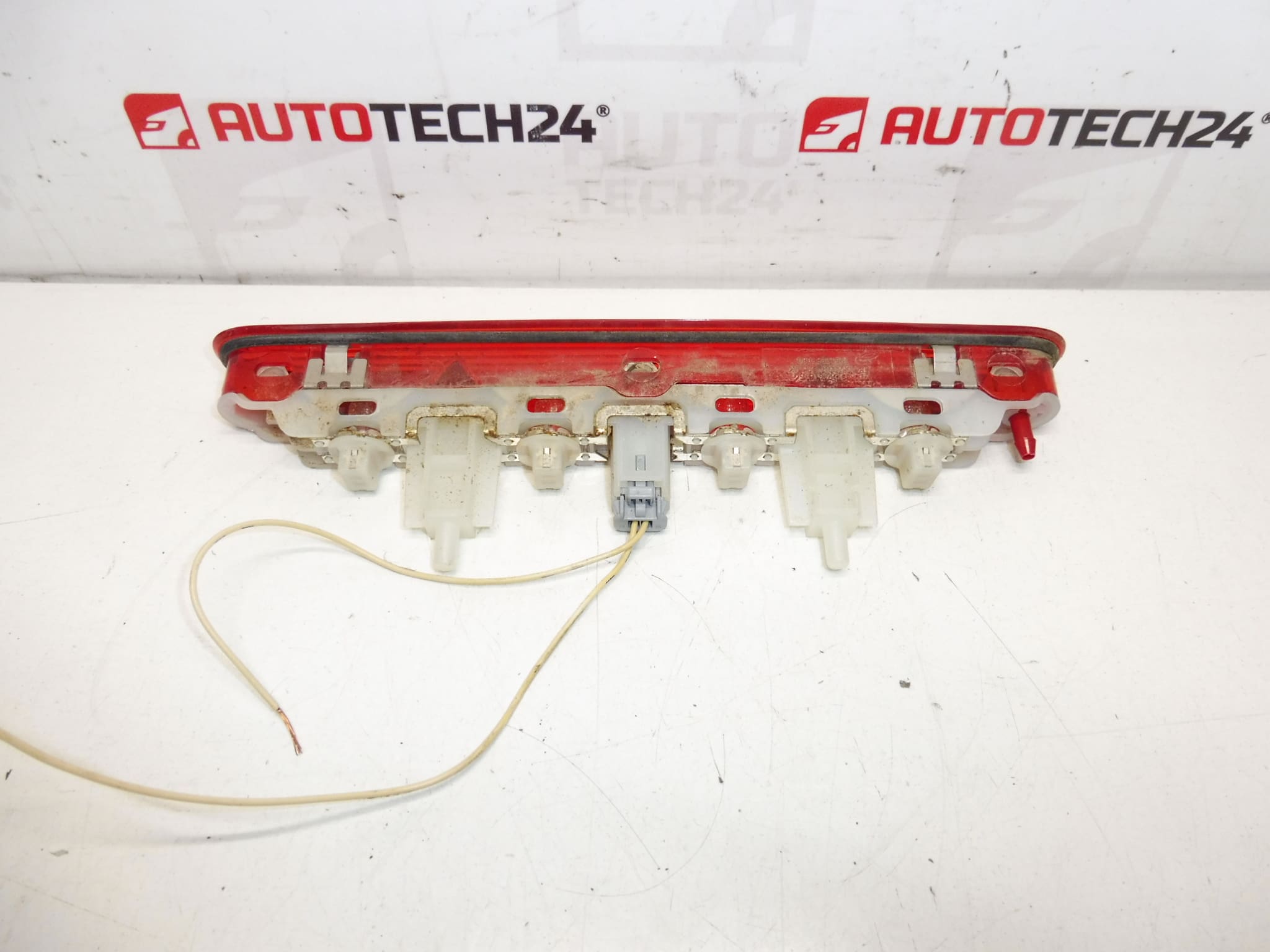 Treće stop svjetlo Citroën C3 III 9812257880 - Slika 2