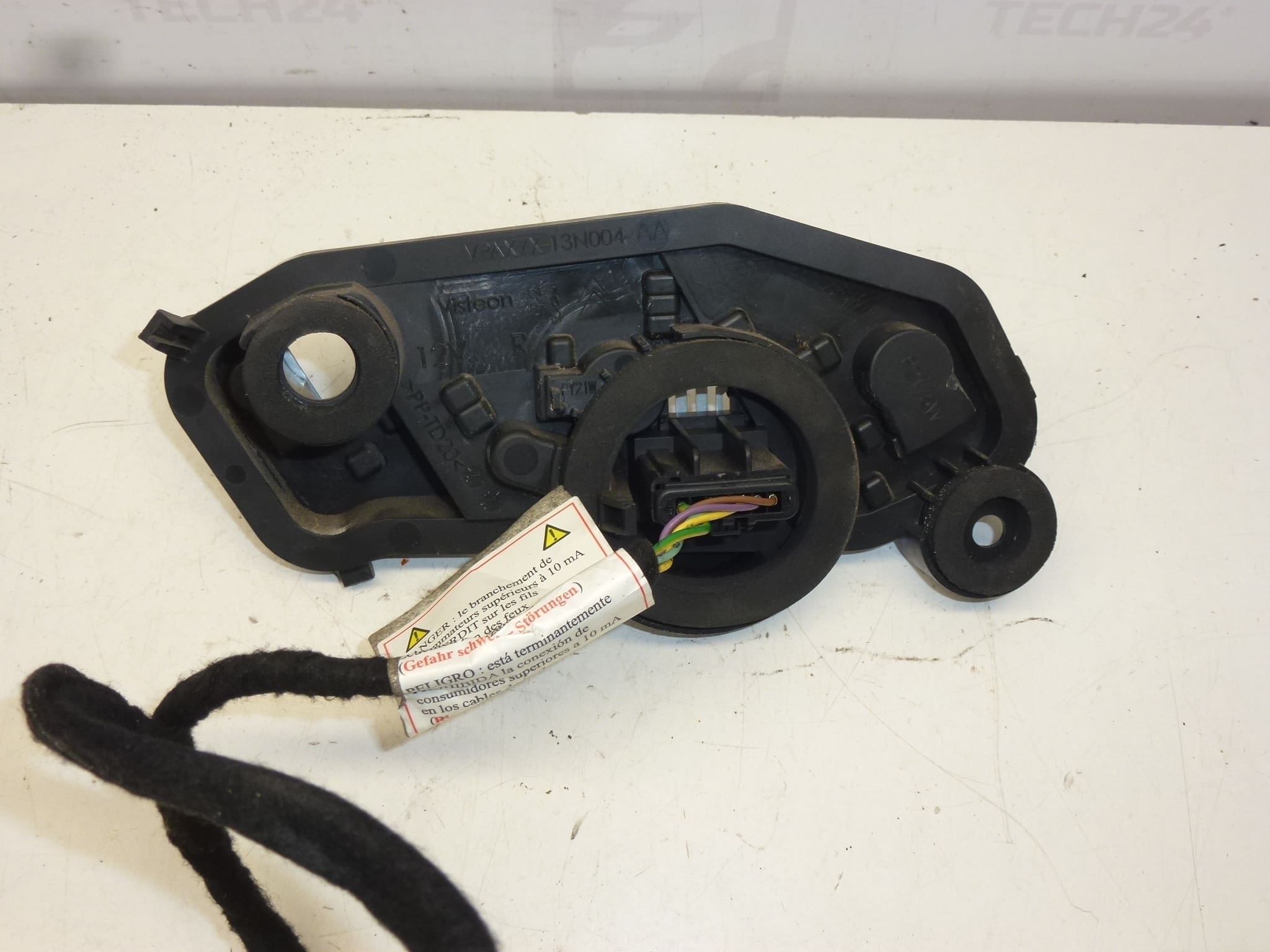 Patica za stražnje desno vanjsko svjetlo Citroën C5 X7 sedan 6350EW - Slika 2