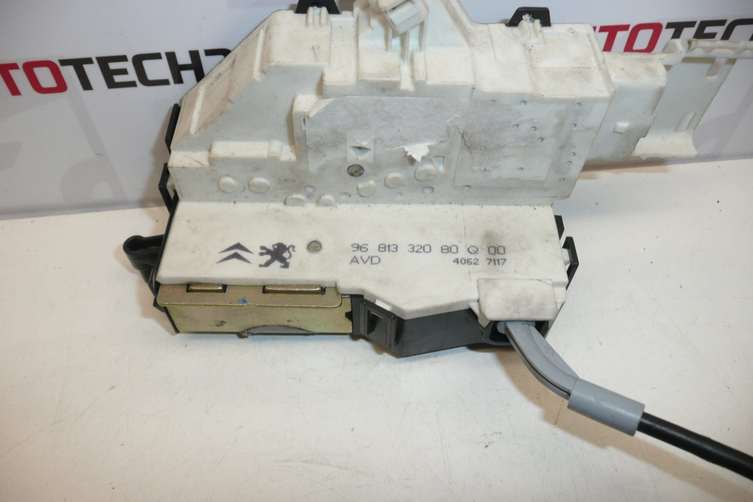 Brava desnih vrata Citroën C4 3 vrata 9681332080 9136EV - Slika 2