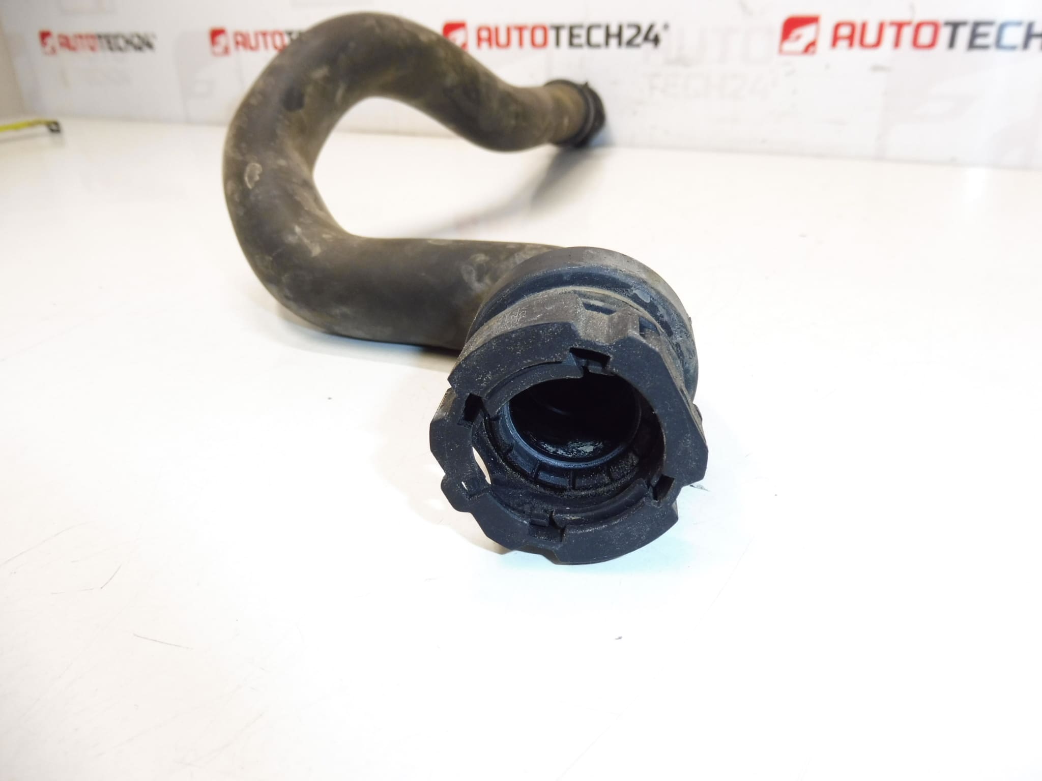 Crijevo za rashladnu tekućinu za Citroën/Peugeot 1.6 HDi 6466CJ - Slika 2