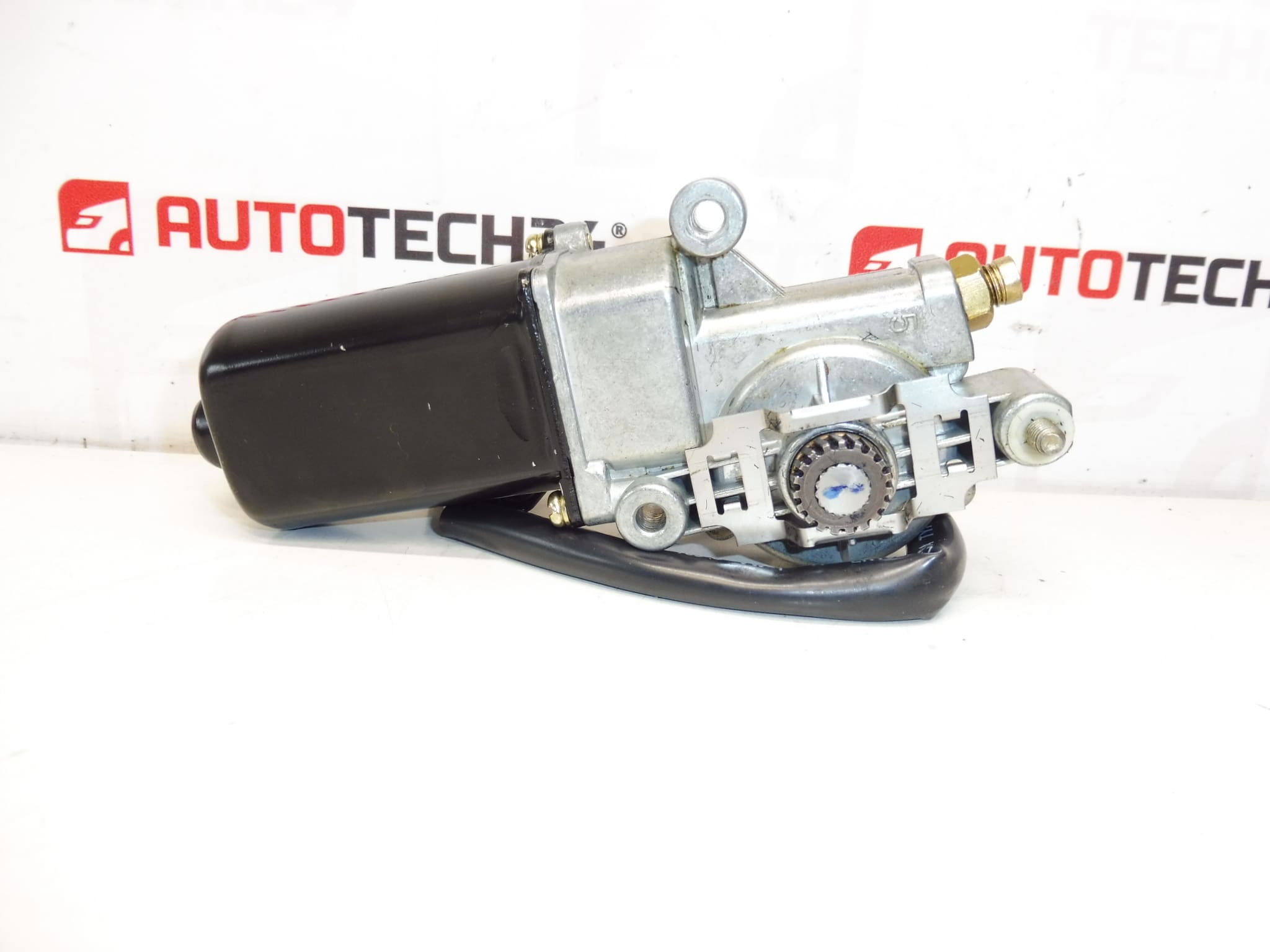 Dongyang elektromotor za krovni prozor za Citroën C8 i Peugeot 807 9176520 8401W2 - Slika 2