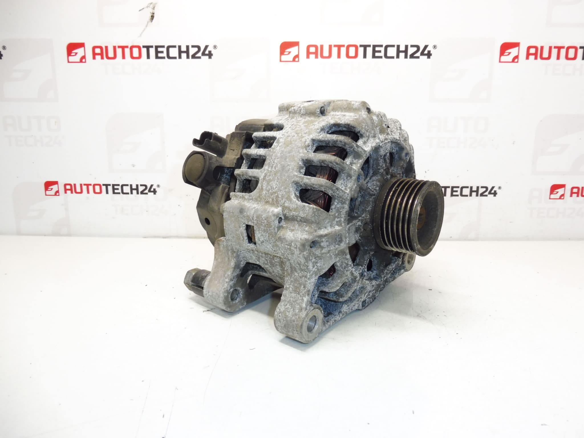 Alternator Valeo TG9B065 CL8+ Citroën Peugeot 9649611680 5705kz