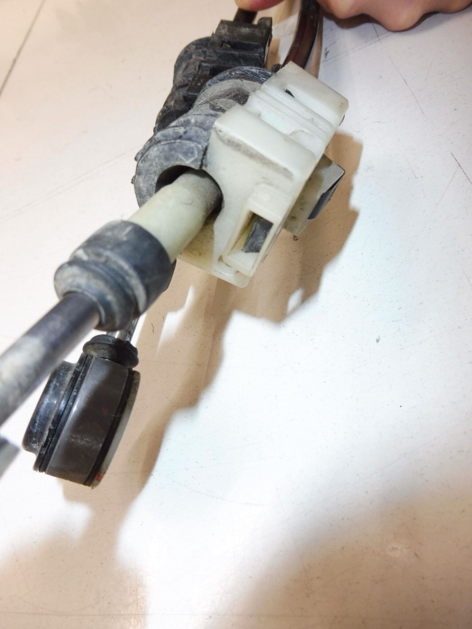 Rabljena poluga mjenjača za Citroën C3, DS3 i Peugeot, brojevi dijelova 9808161480, 9837816580 - Slika 2