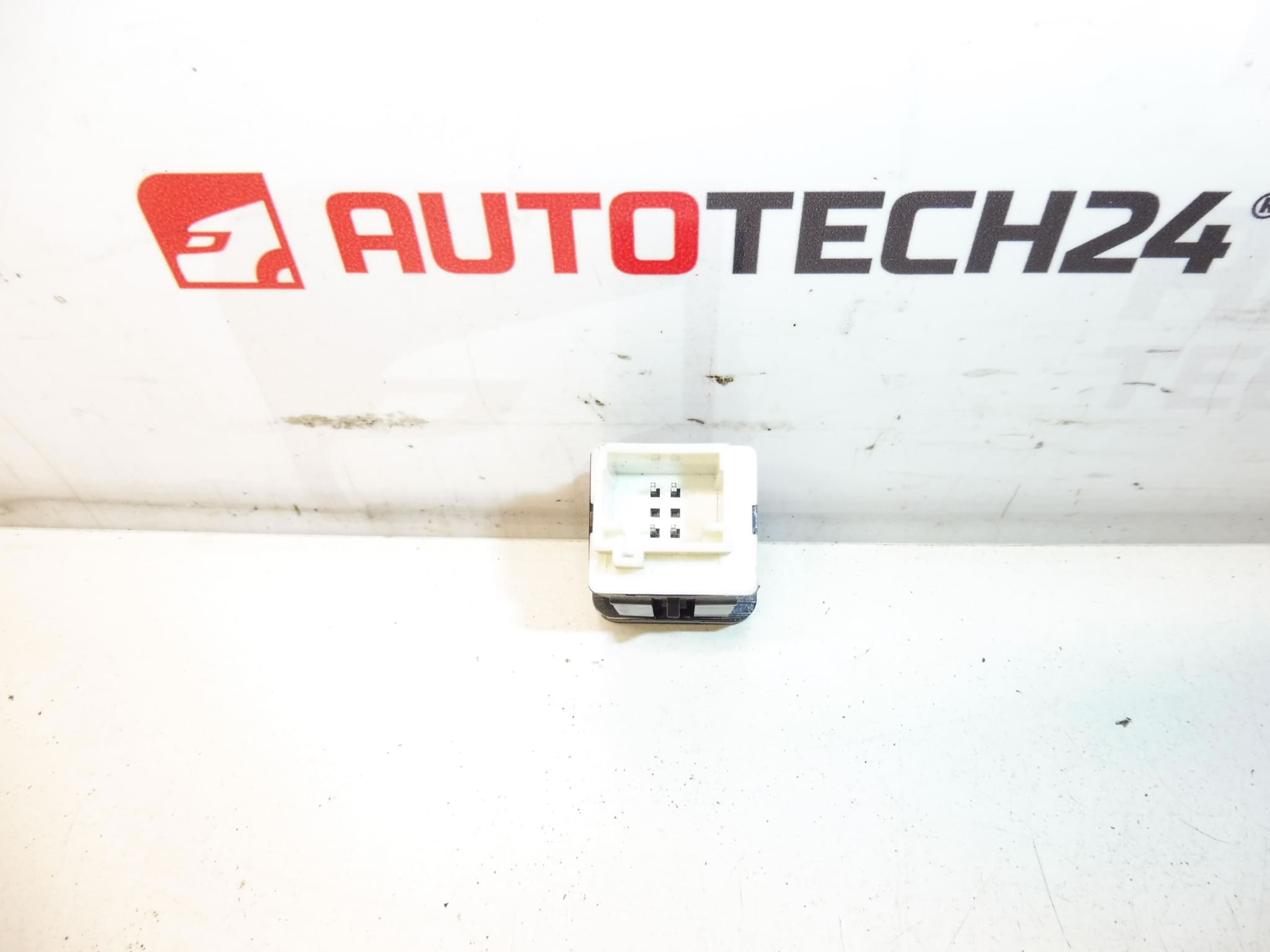 Aktuator stražnjih vrata za Citroën i Peugeot 96766105ZD - Slika 2