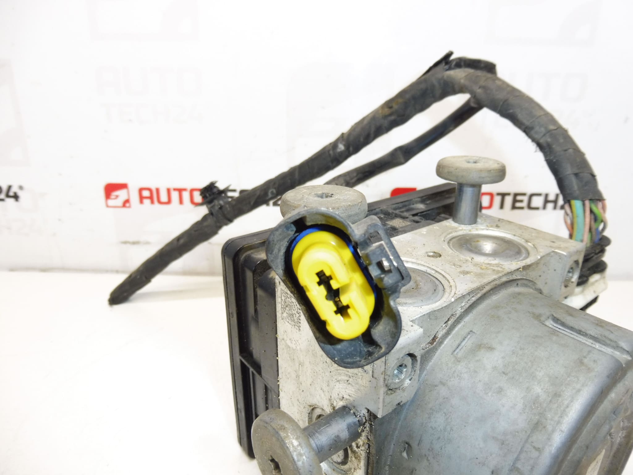 Elektronička upravljačka jedinica (ECU) ABS/ESP za Citroën/Peugeot 9817031680 10.0915-3947.3 1682592280 - Slika 2