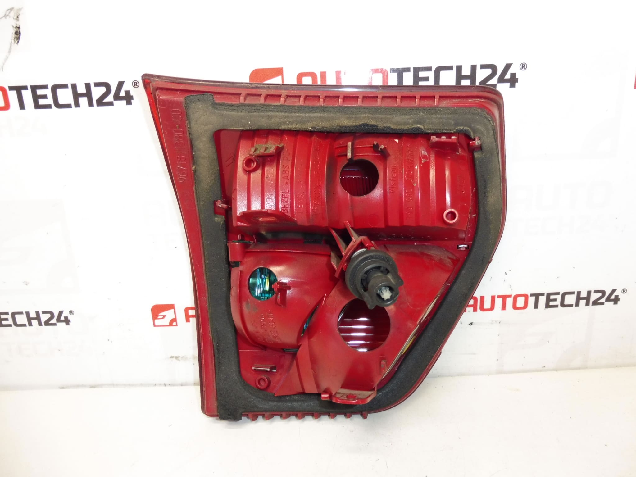 Zadnje desno unutarnje svjetlo Citroën C5 X7 9671811380 6350JR - Slika 2