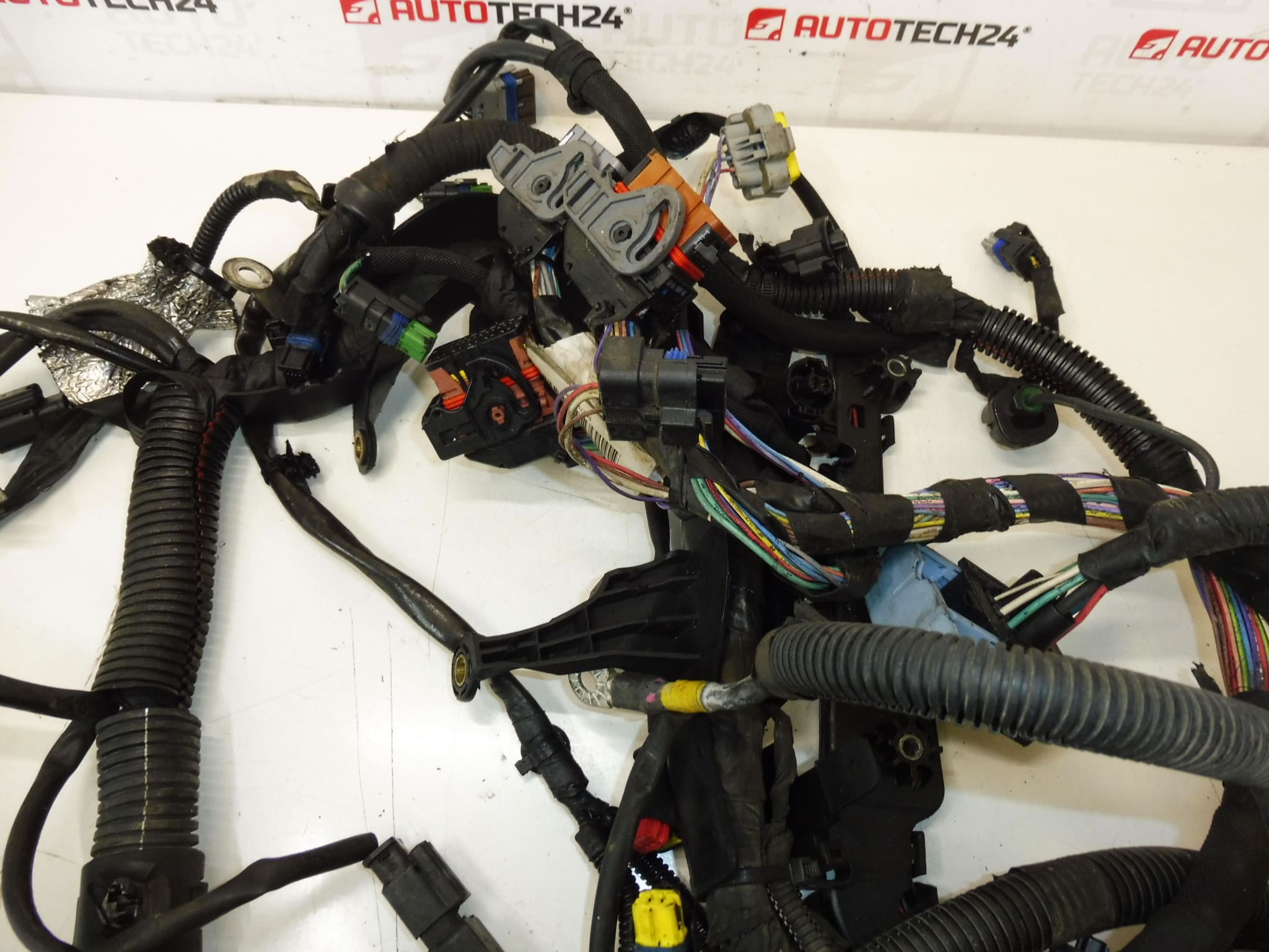 Glavni kabelski snop motora Citroën/Peugeot 1.6 HDi 9687152280 6569ZY - Slika 2