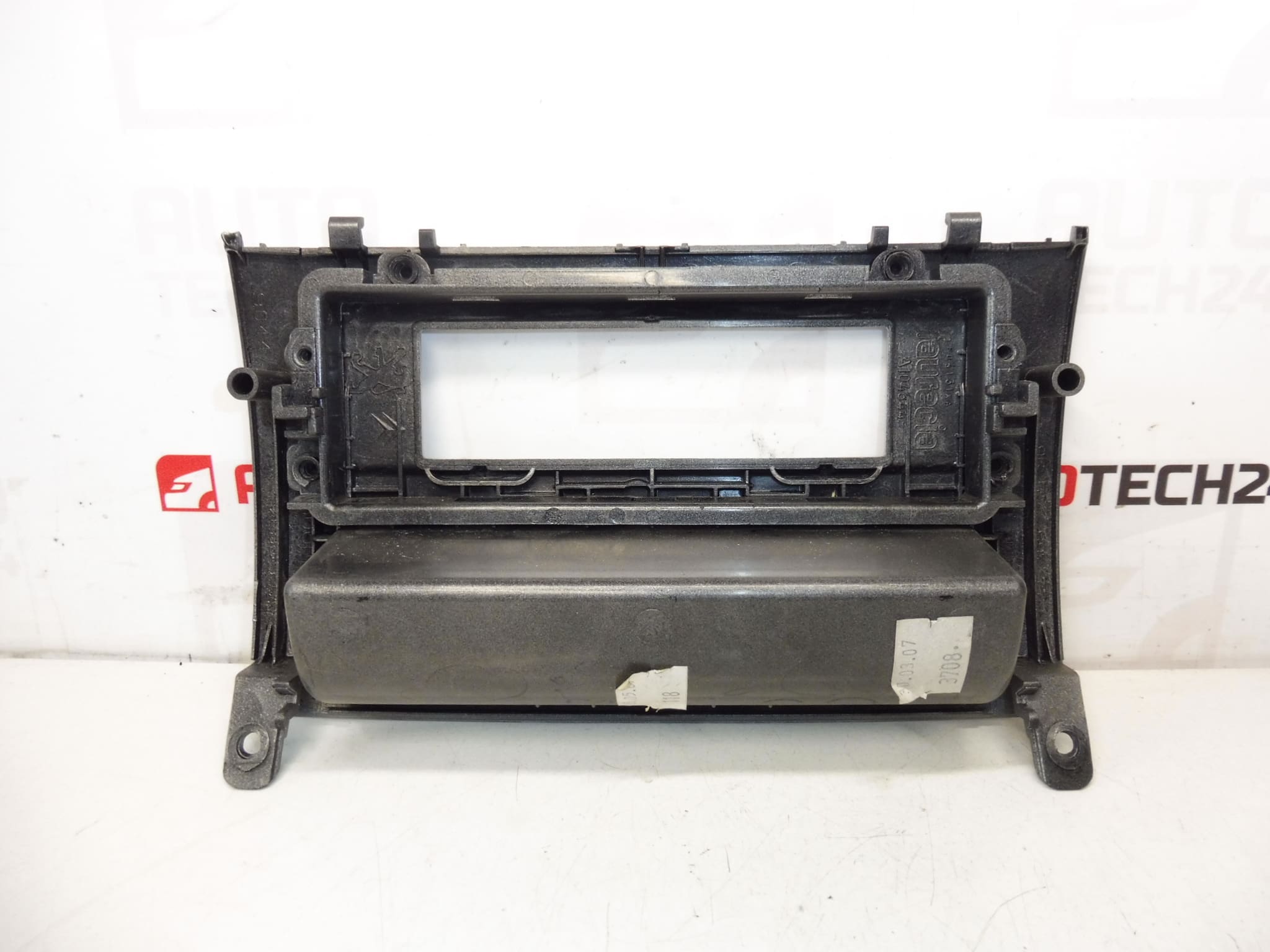 Okvir radija za Peugeot 407 9657788777 - Slika 2