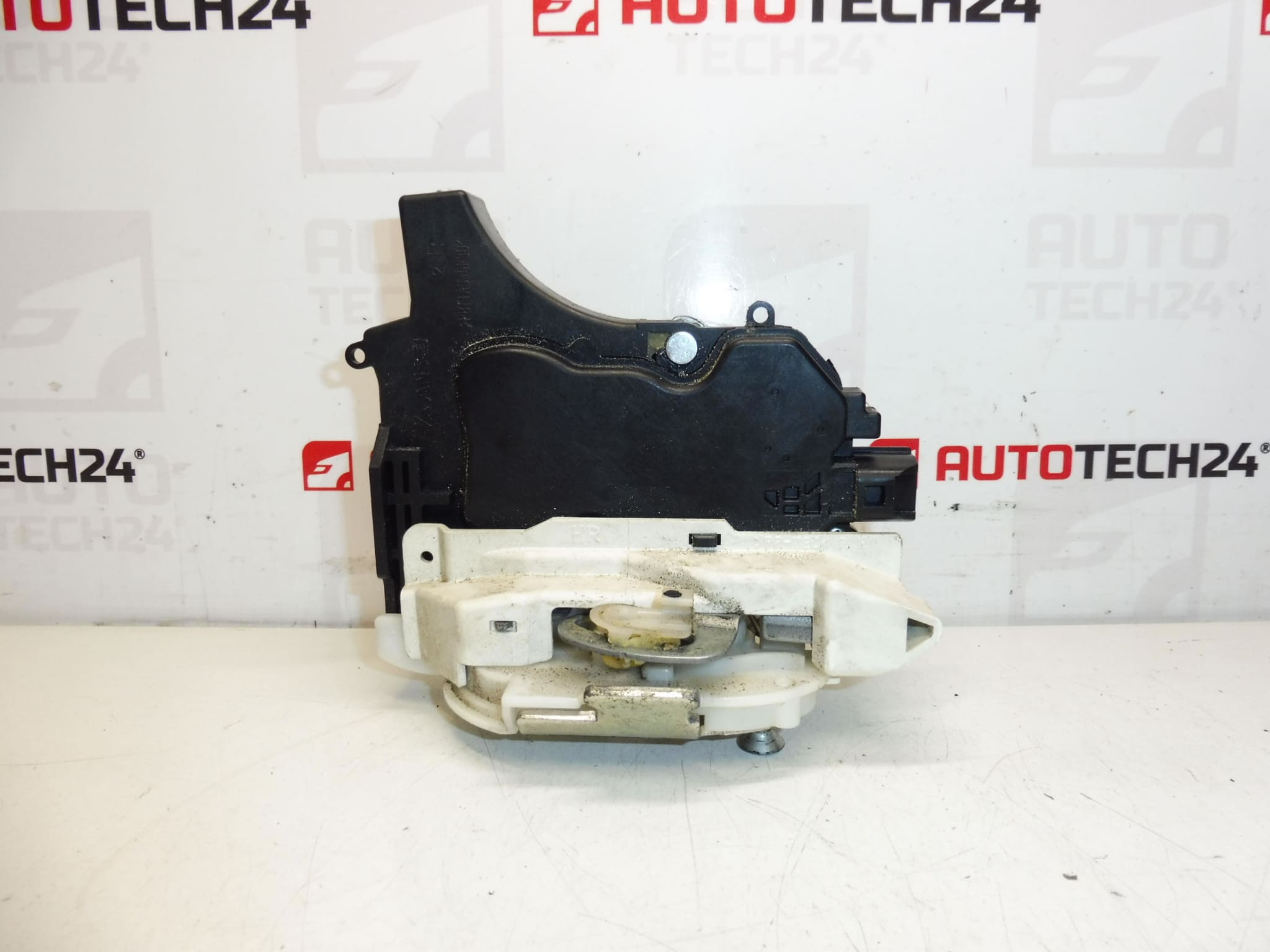 Citroën C-Crosser Peugeot 4007 9138Q6 Stražnja brava