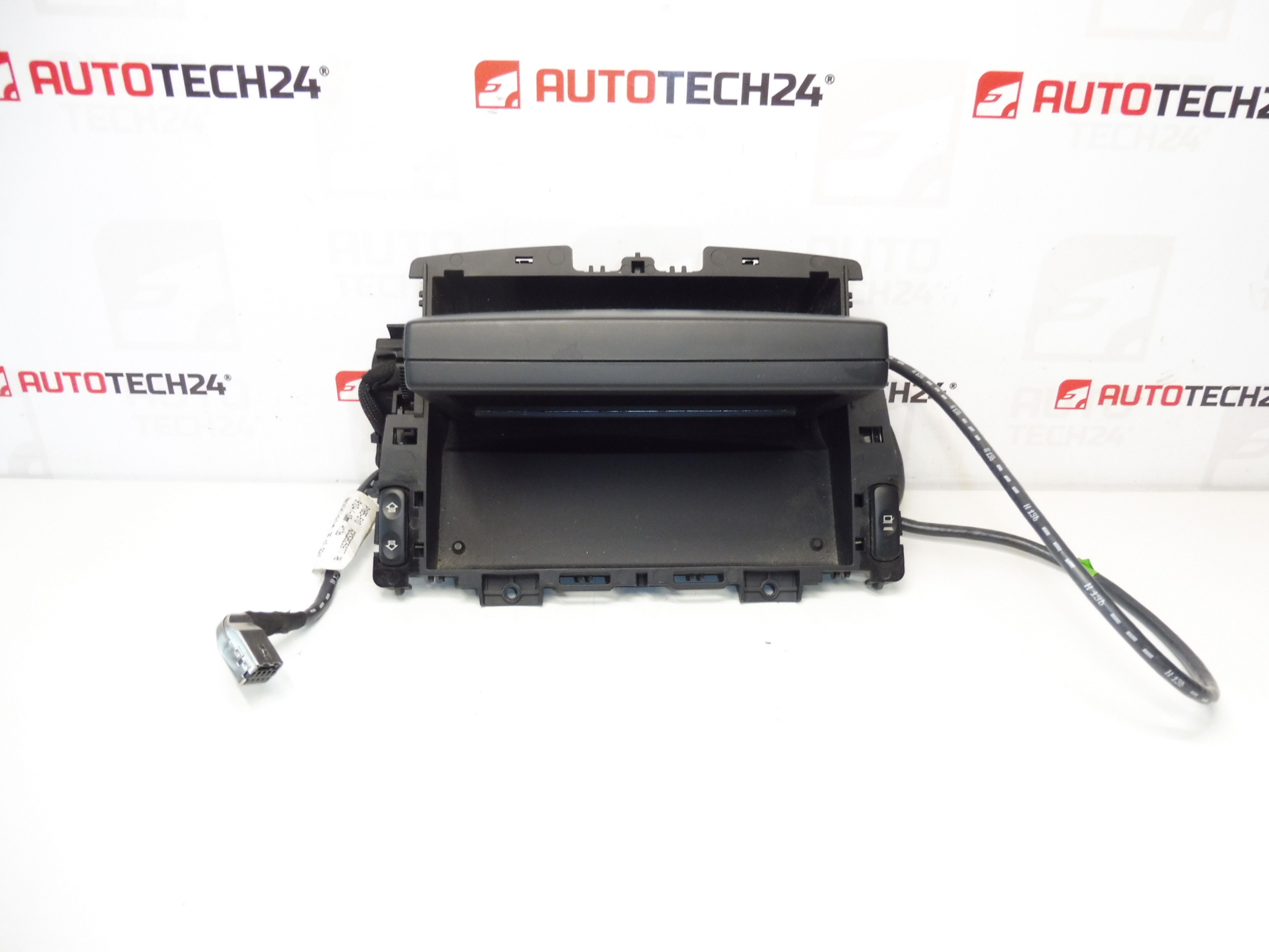Zaslon radio računala Peugeot 3008 5008 96735367ZD 6593E4