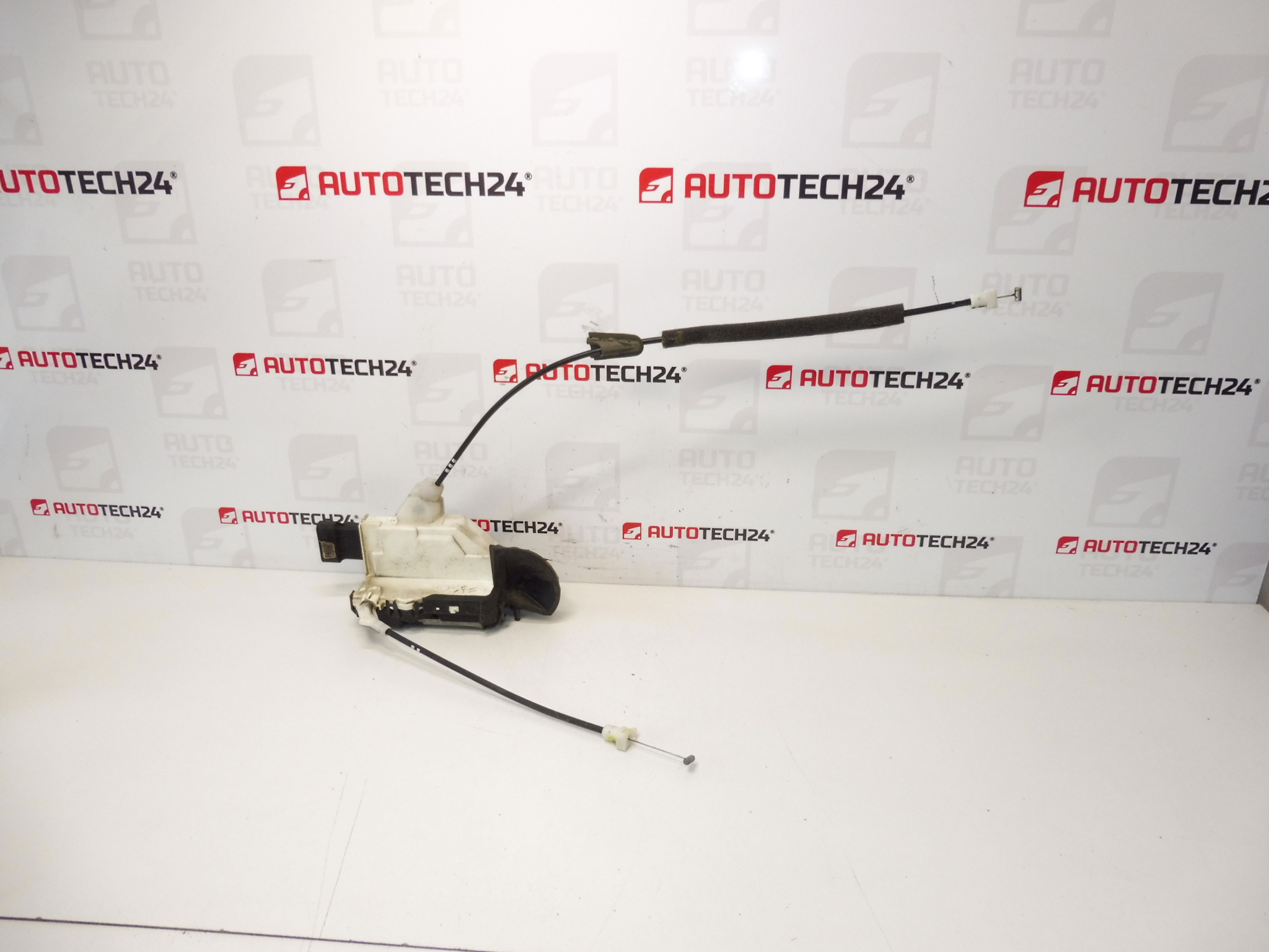 Vozač brave prednjih lijevih vrata Peugeot 3008 5008 9800623180 9135HF