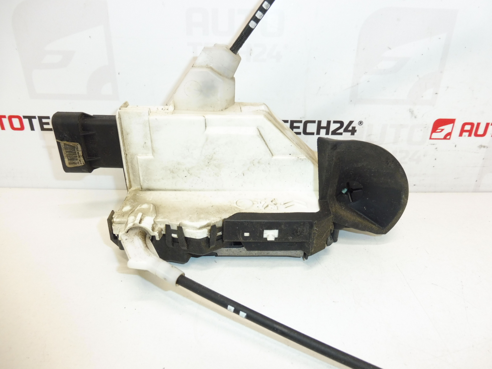 Vozač brave prednjih lijevih vrata Peugeot 3008 5008 9800623180 9135HF