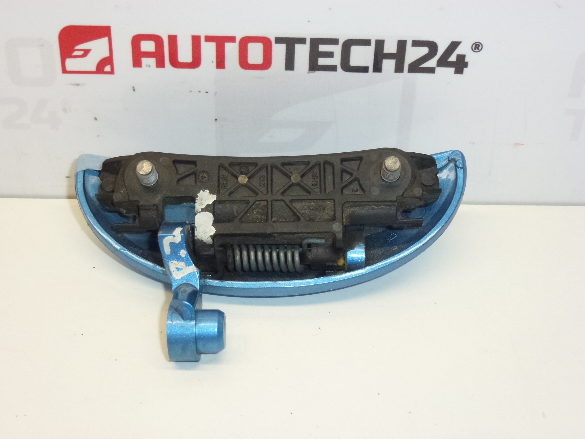 Ručka desnih stražnjih vrata Citroën C1 Peugeot 107 plava metalik 9101AN