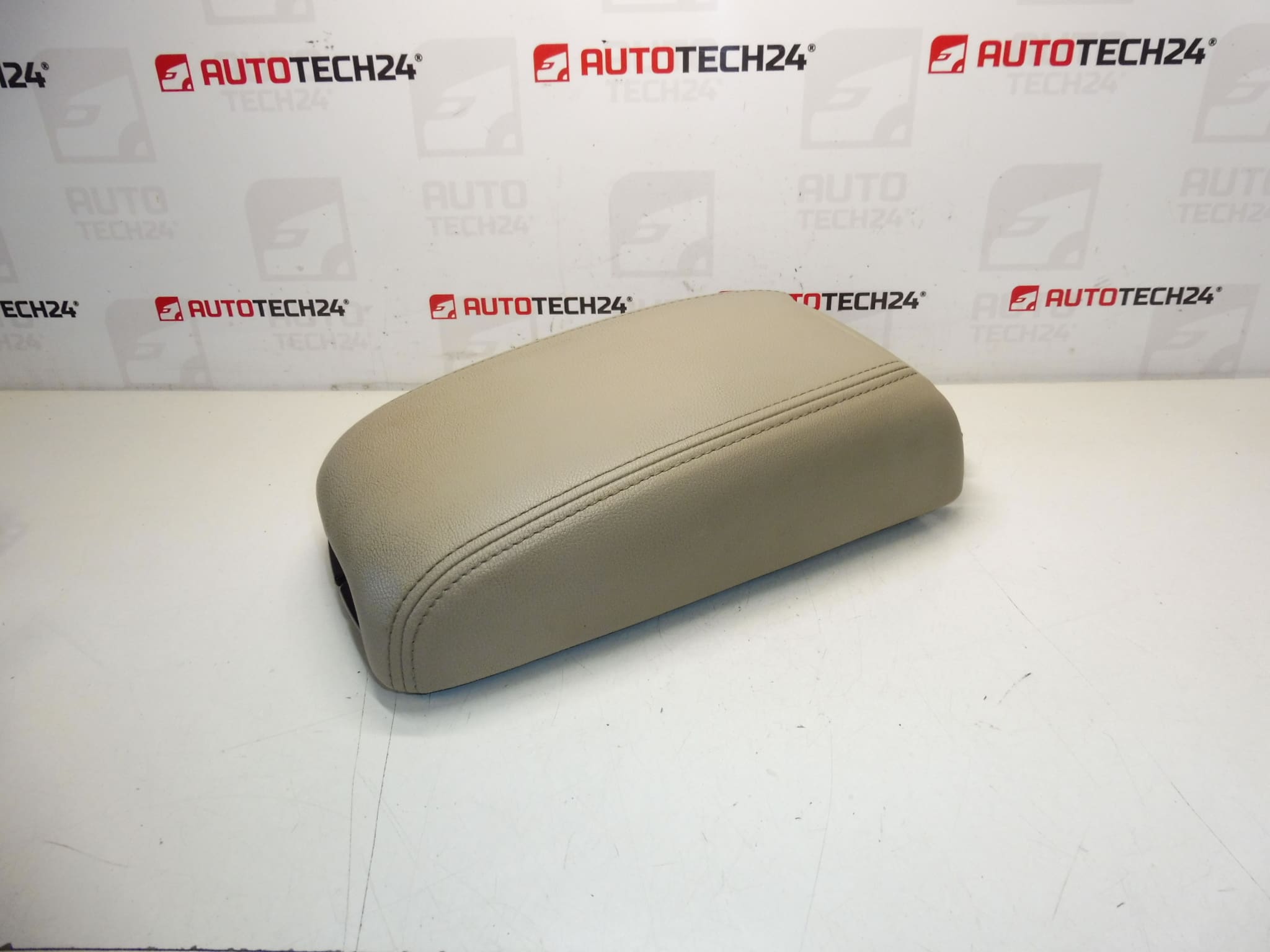 Citroën Peugeot 7589PX CENTERM RUMREST