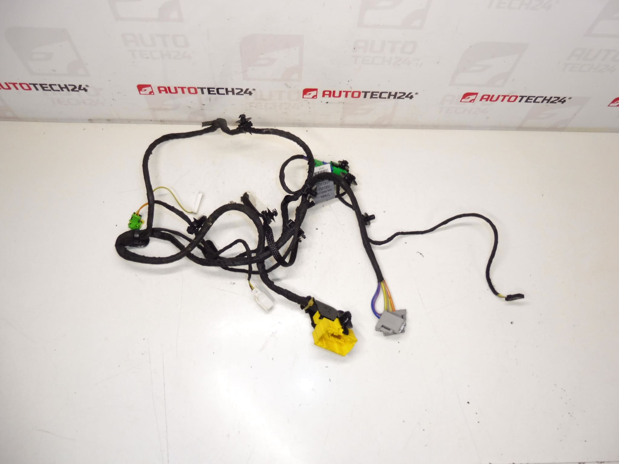 Kabelski pojas desnog prednjeg sjedala Peugeot 3008 5008 1602452-5 6545XV