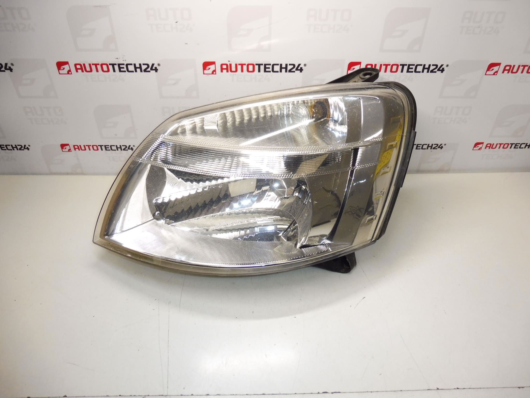 Malo lijevo svjetlo Citroën Berlingo Peugeot partner 9644150980