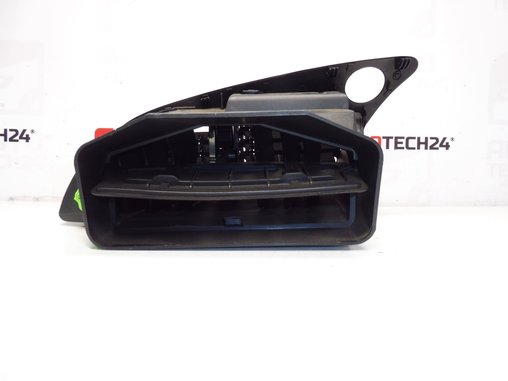 Otvaranje ventilacije Citroën xsara 8264W0 - Slika 2