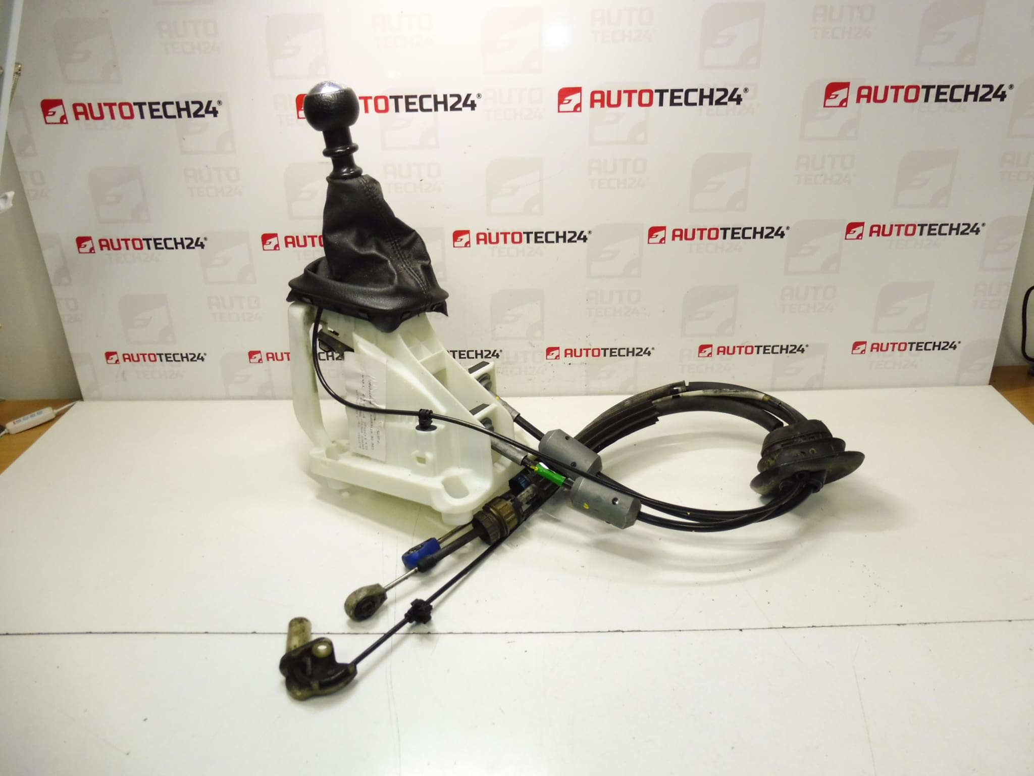 Peugeot 3008 5008 mjenjač 9672372580 2400KT