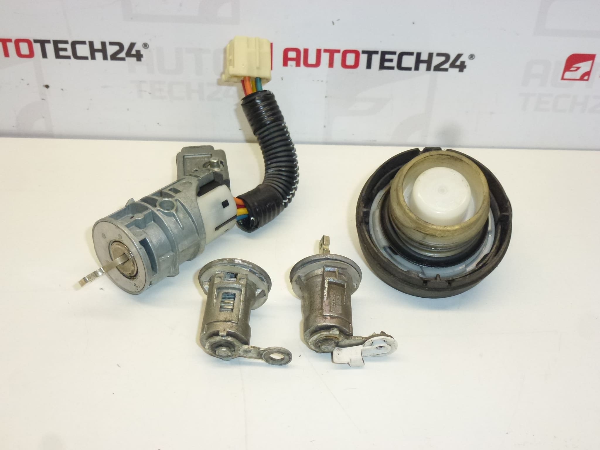 Set bravica + 2 pločice Citroën C1 Peugeot 107 1608745780 4162FH - Slika 2