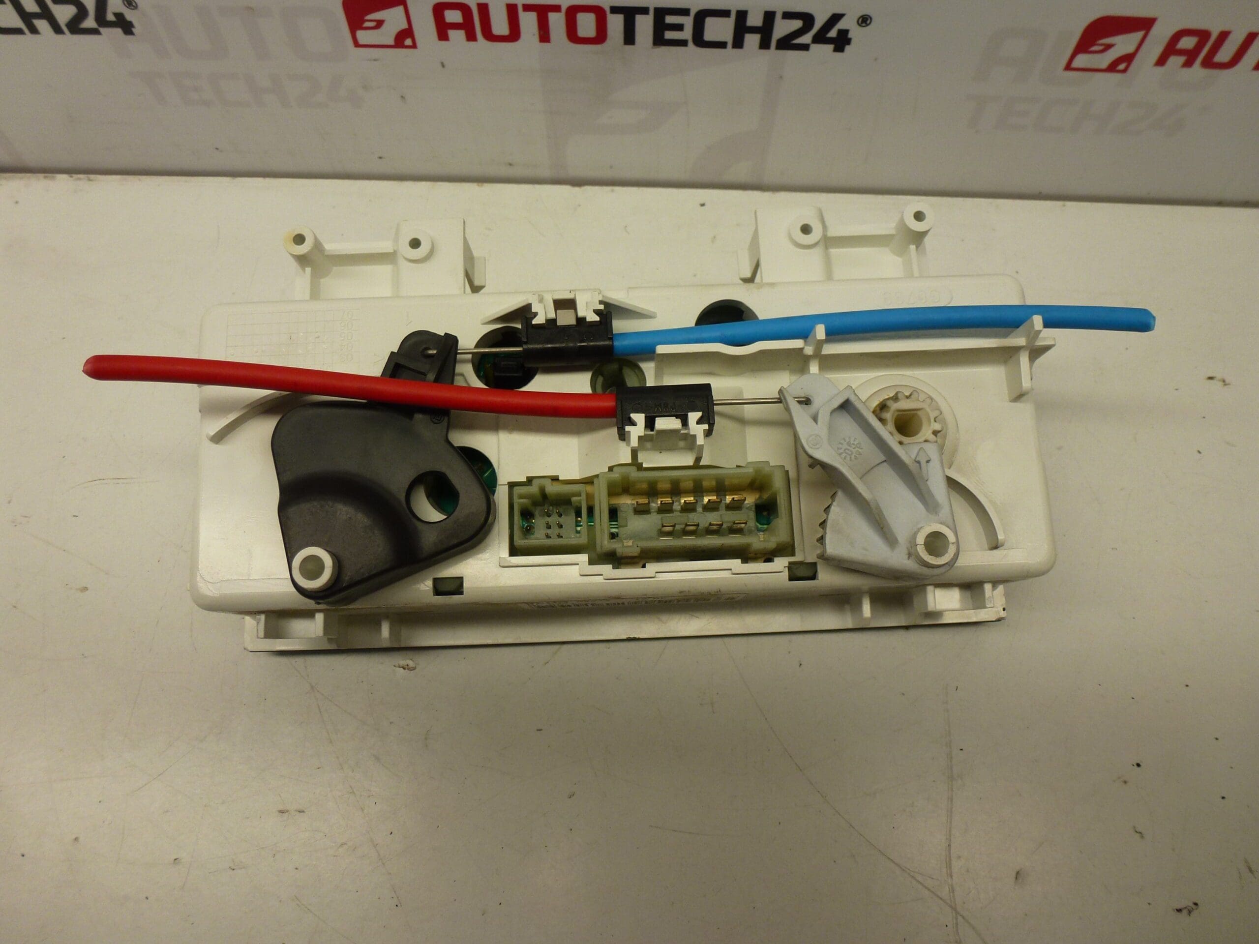 Grijanje i kontrola klime Peugeot 307 II K2860 T5RF 1607875480 6451VN