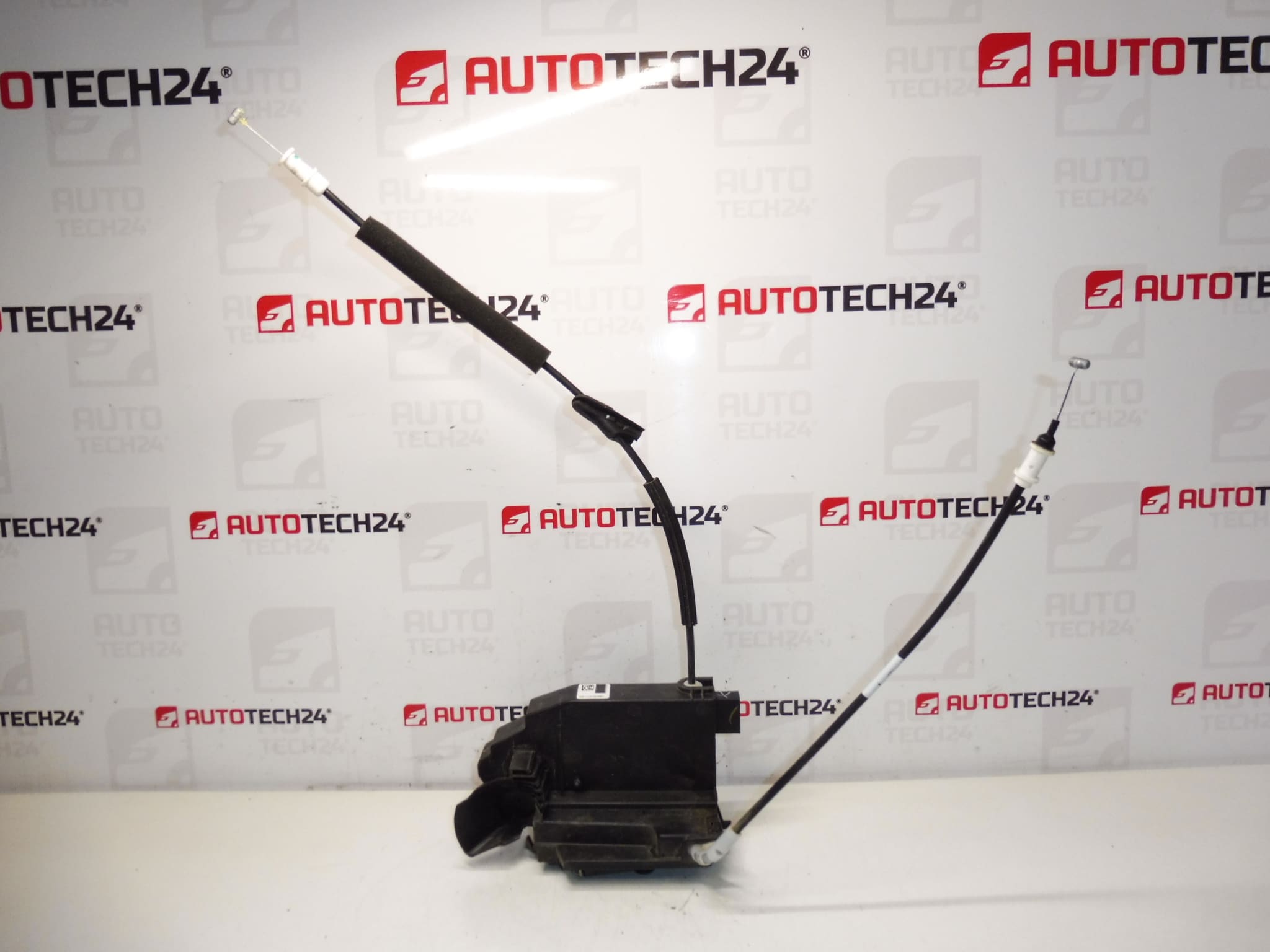 Brava na desnim suvozačevim vratima Peugeot 308 T9 9810309380