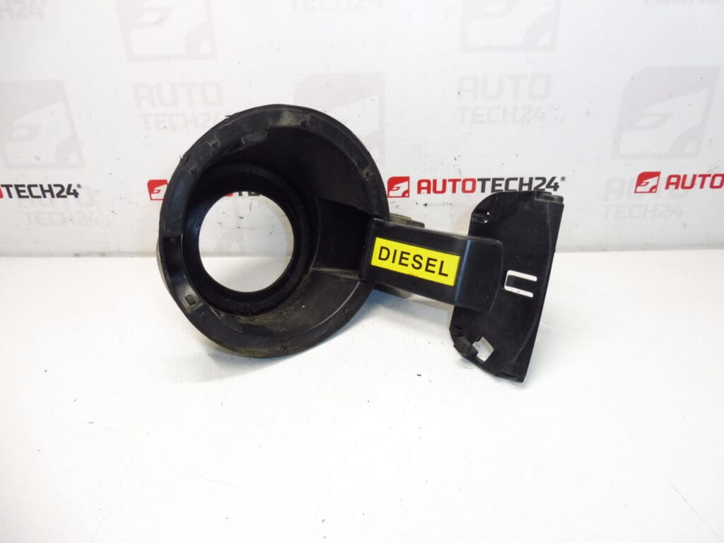 Grlo spremnika za gorivo Peugeot 3008 9682803280 1517E2