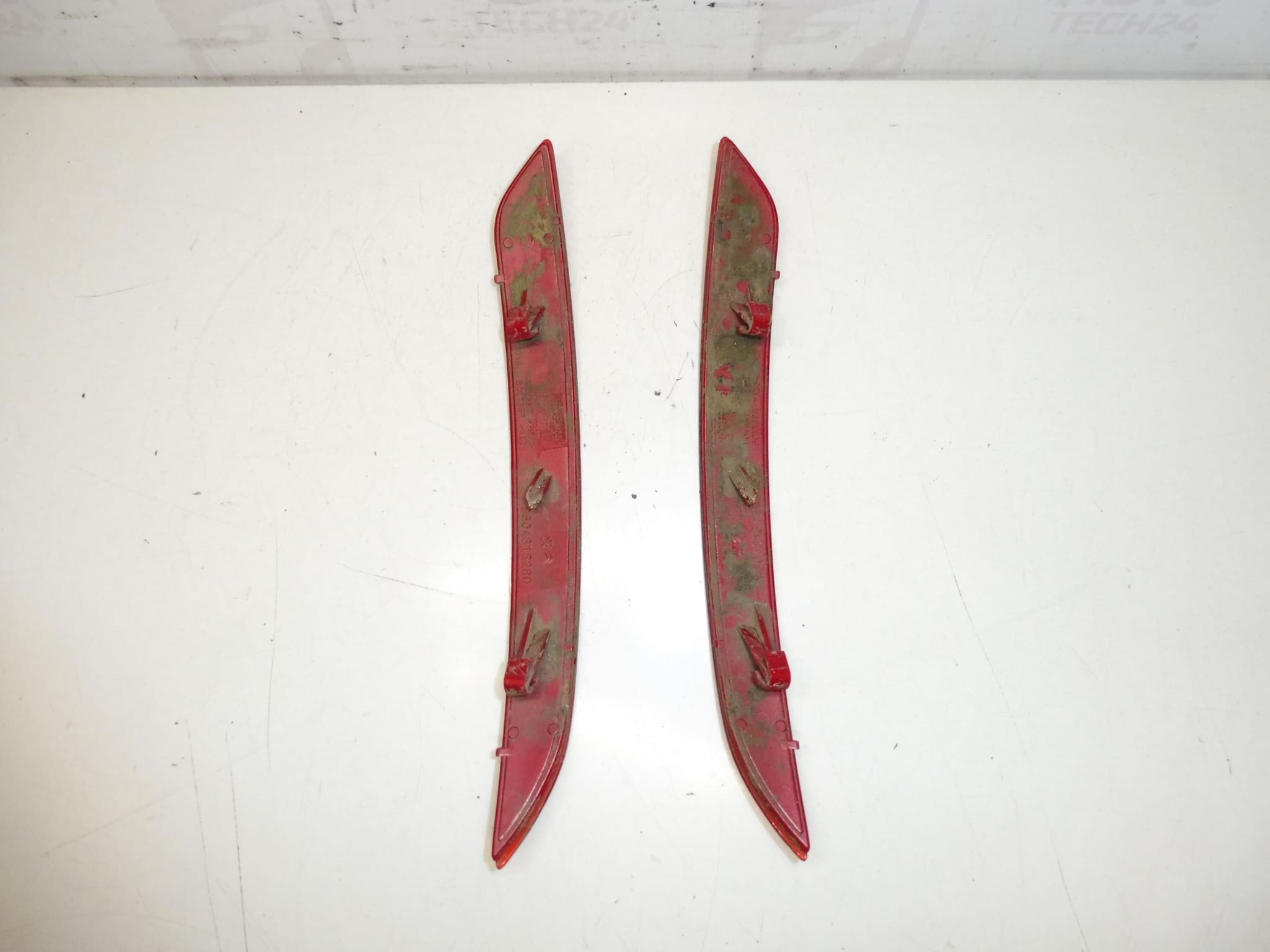 Set katadioptera za branik Peugeot 308 T9 Combi 9804313480 9804315280 - Slika 2