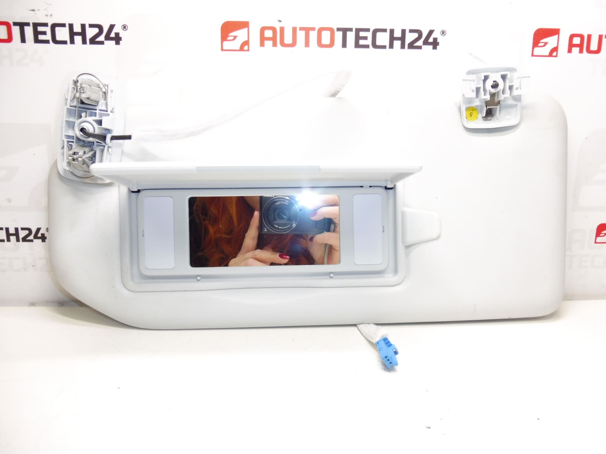 Štitnik od sunca za vozača Peugeot 308 T9 16105437PR 98284441PR - Slika 2