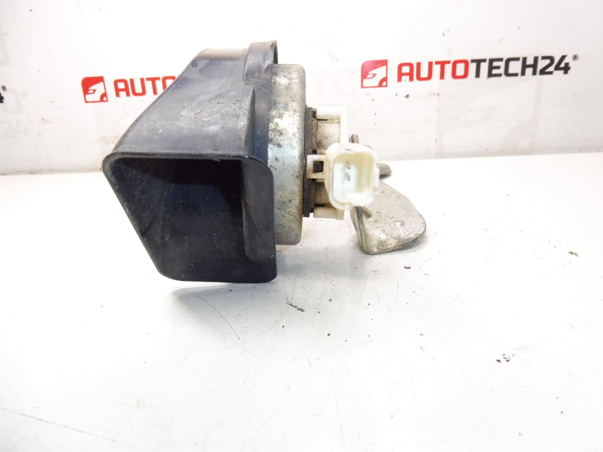 Truba sa držačem Peugeot 308 T9 9800563180 - Slika 2