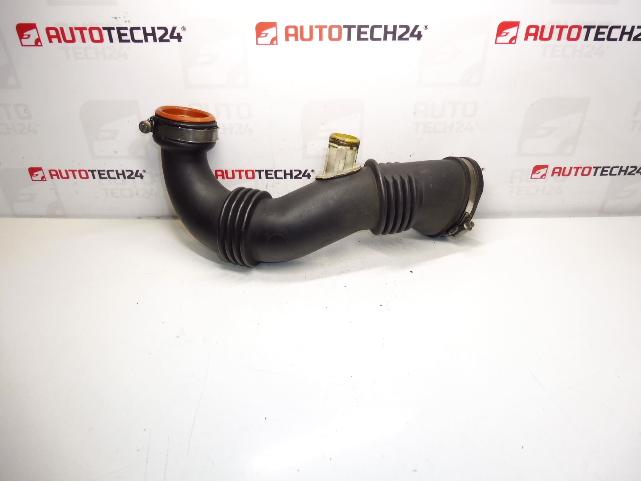 Turbo usisna grana 1.6 HDI Citroën Peugeot 9683735980 1434E1