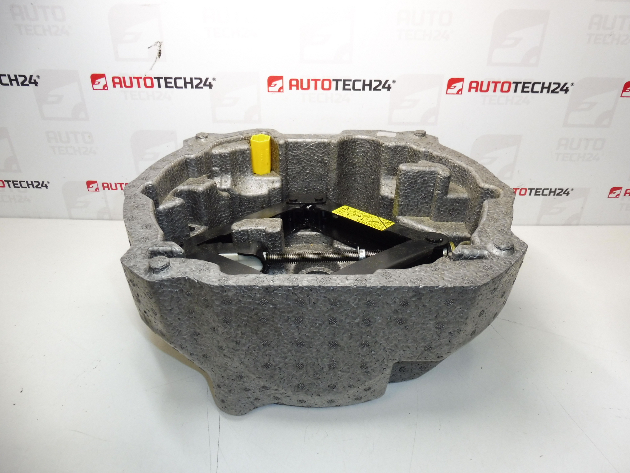 Alat za polugu, ključ za kotače, ušica za vuču Citroën C5 II 672599 6736C1 674414