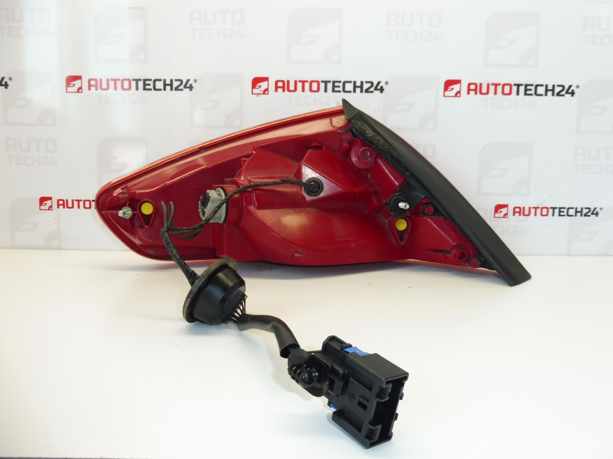 Stražnje desno svjetlo Peugeot 307 CC 714025600861 6351X4 6351S3