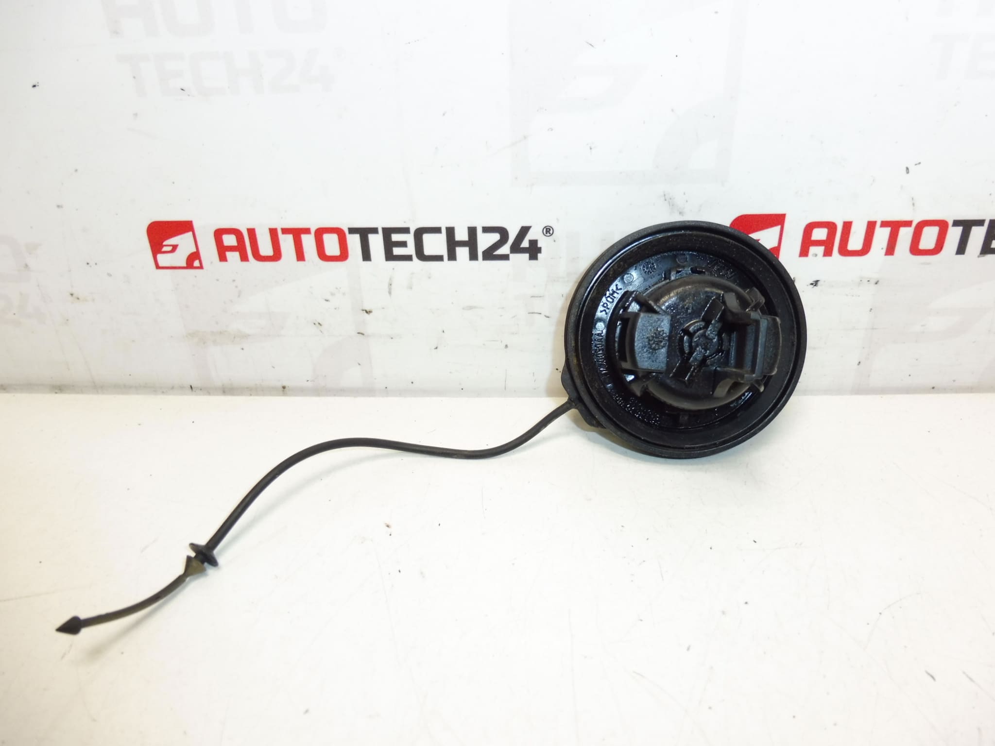 Čep rezervoara Citroën Peugeot 1508N7 - Slika 2