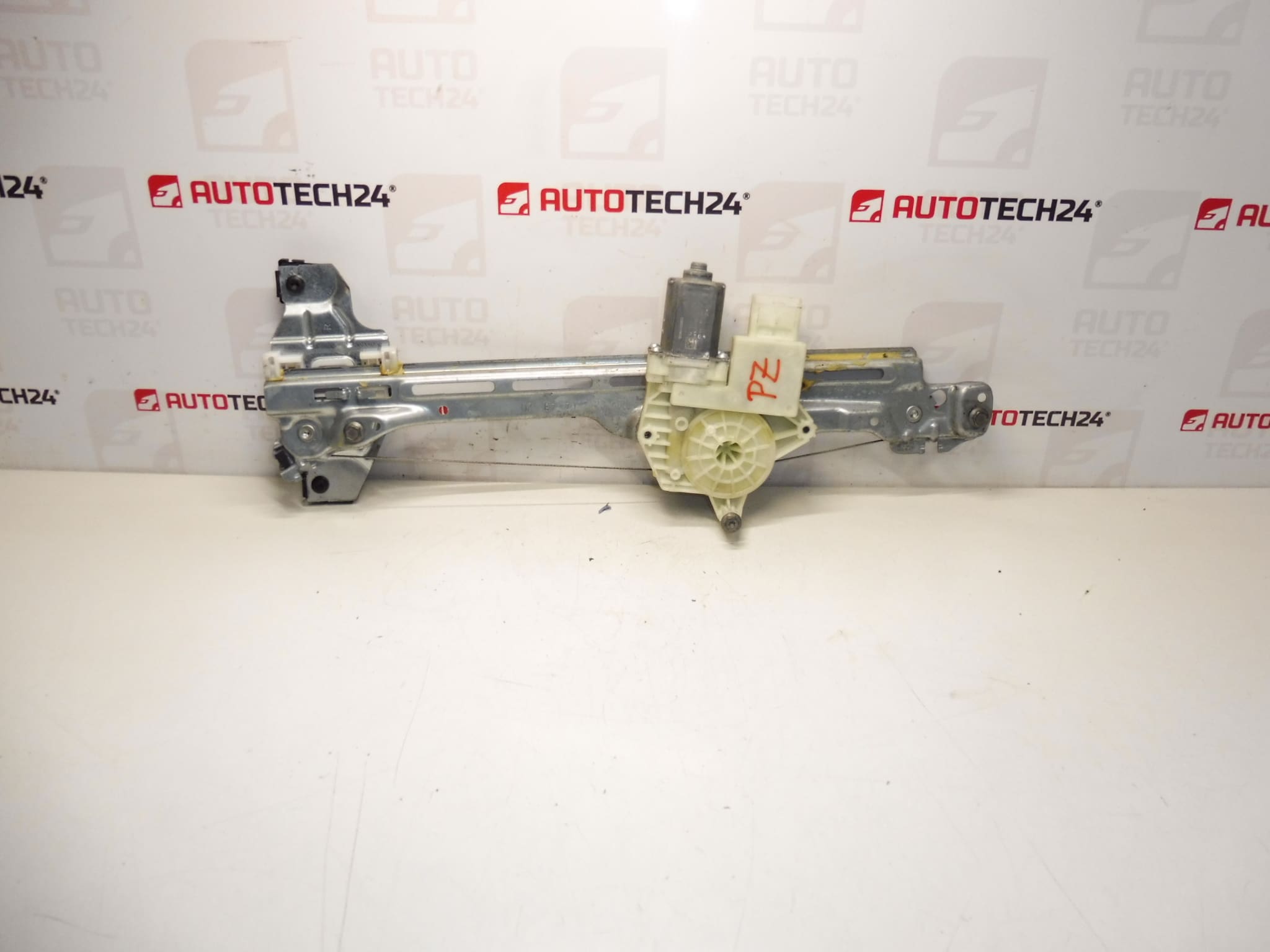 Mehanizam za povlačenje stražnjeg stakla Peugeot 308 T9 9800273380