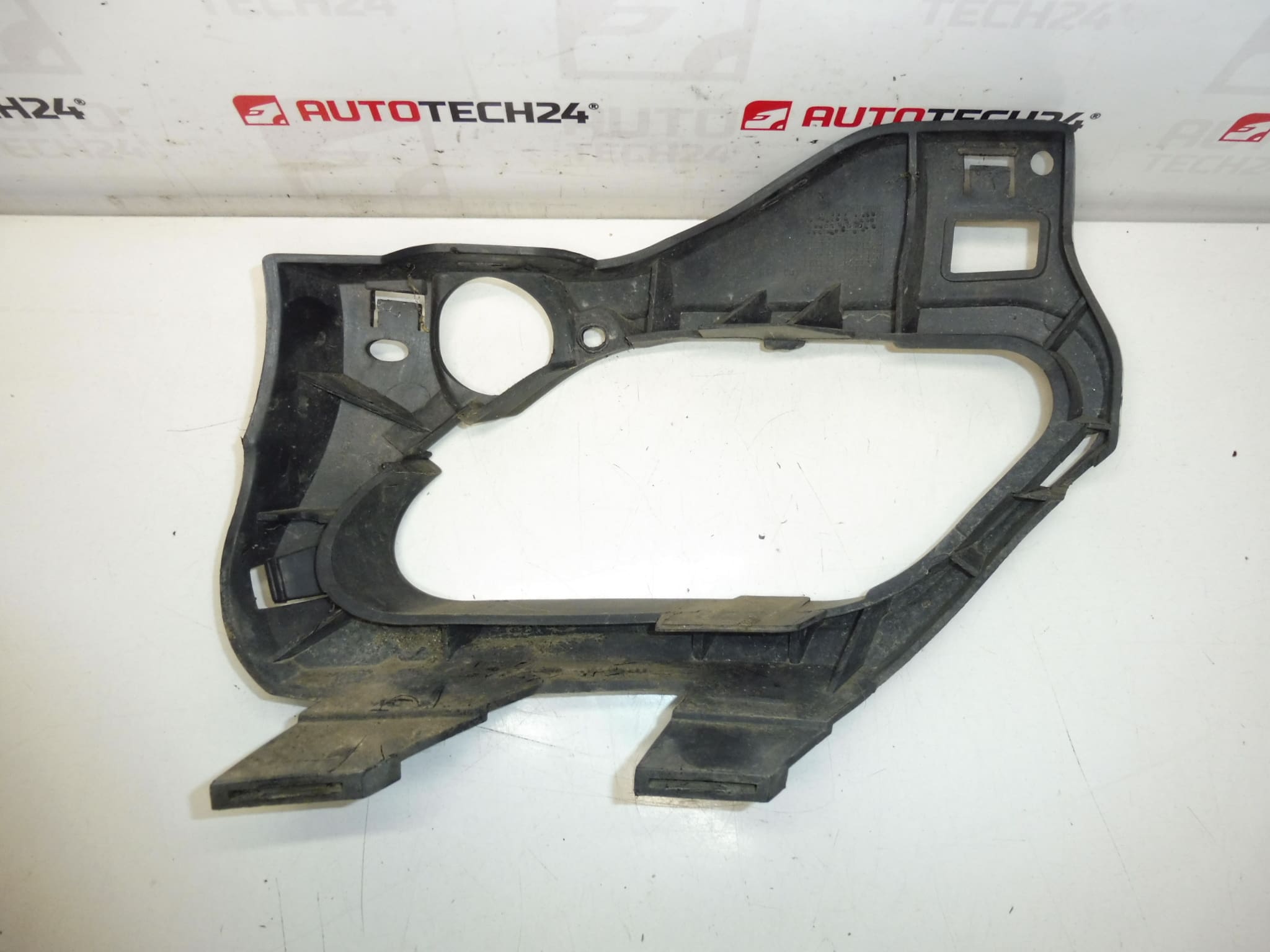 Okvir stražnjeg desnog svjetla za maglu Citroën C4 Coupe 7414KE - Slika 2