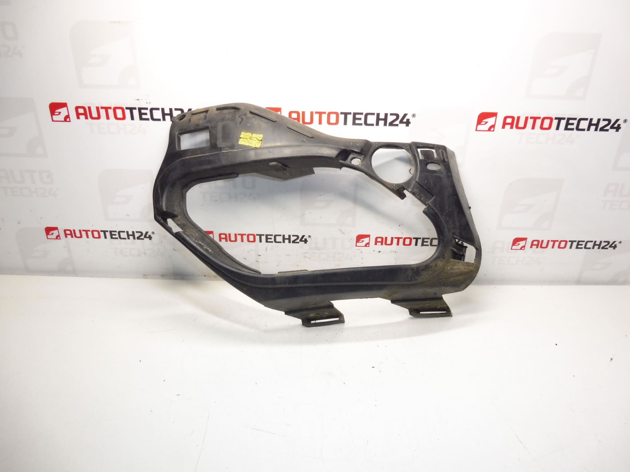 Okvir stražnjeg desnog svjetla za maglu Citroën C4 Coupe 7414KE