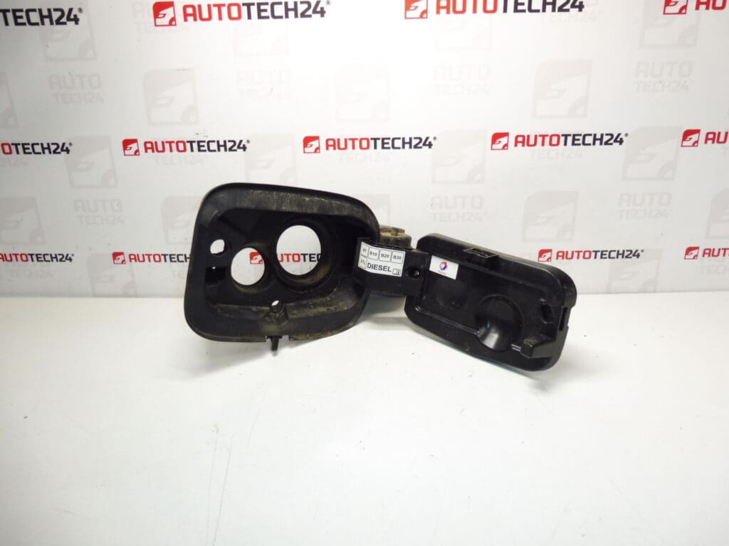 Peugeot 308 T9 poklopac rezervoara 9818229080