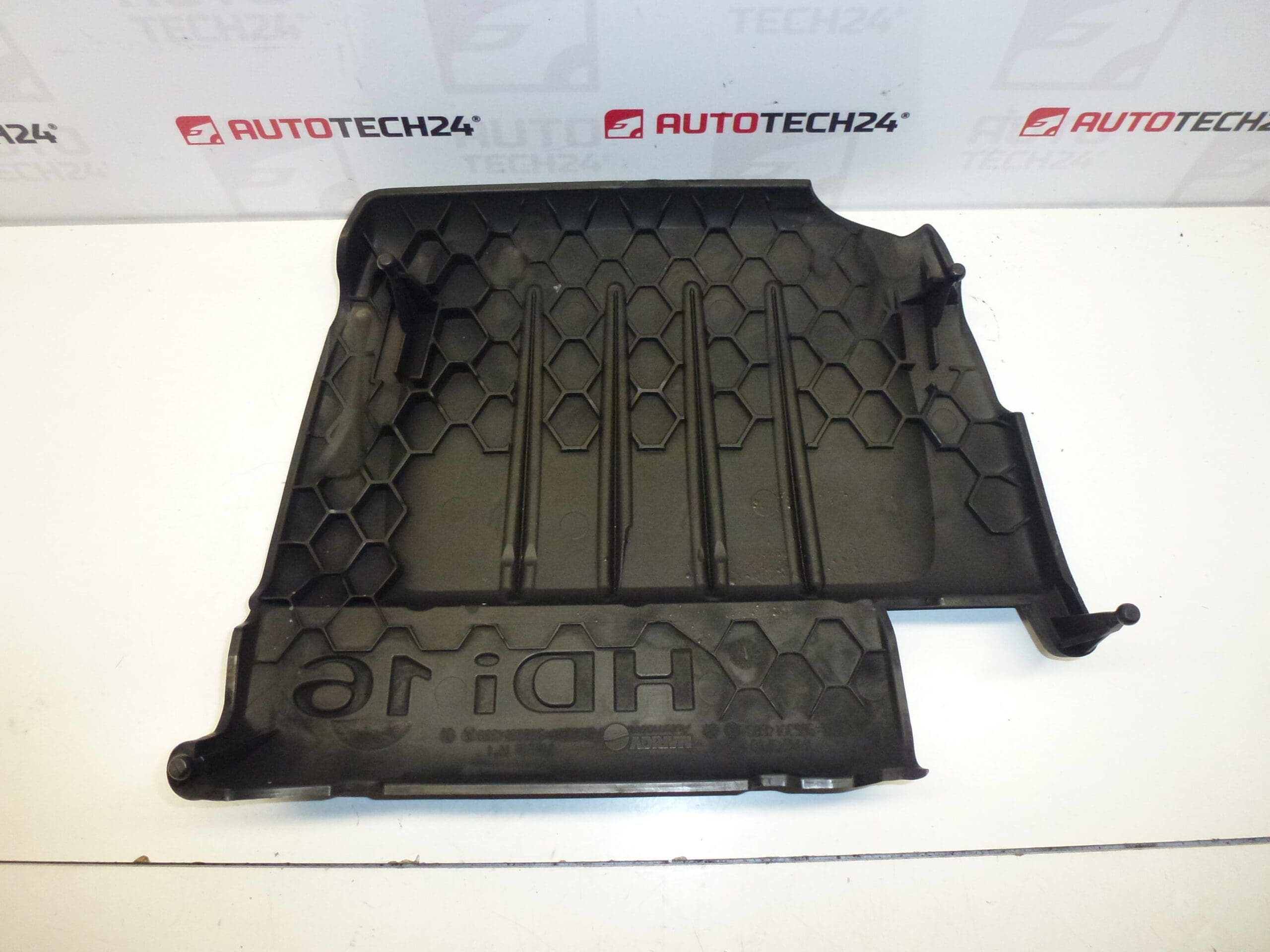 Poklopac motora 1.6 HDI Citroën 9659999980 0137E5 - Slika 2